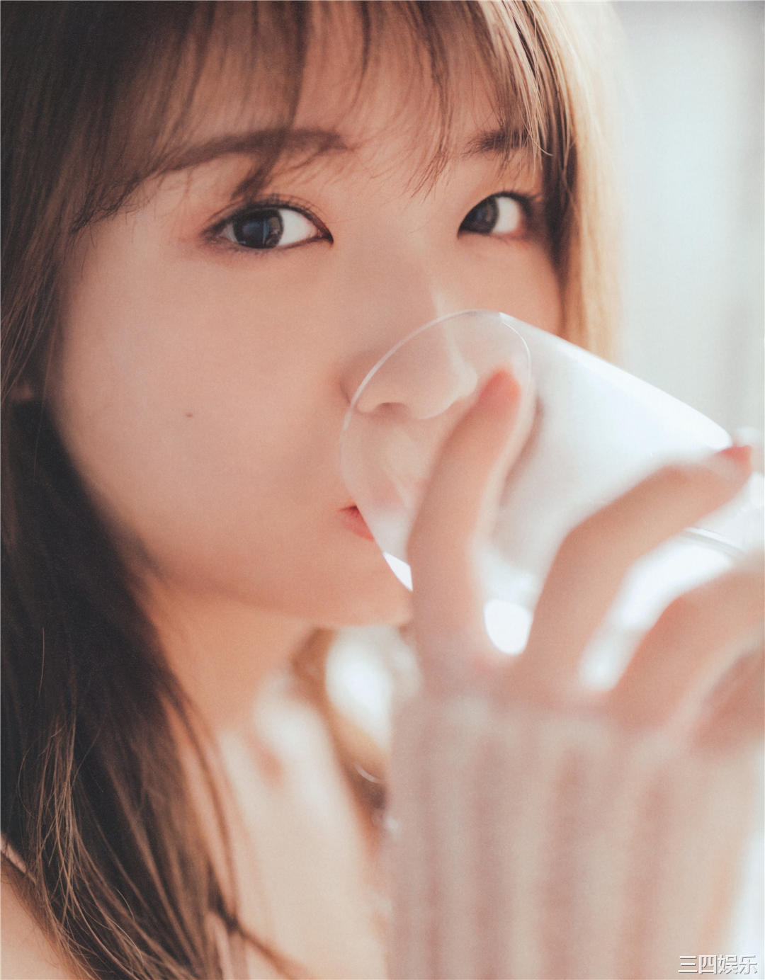 秋元真夏写真集《振り返れば、乃木坂》高清全本