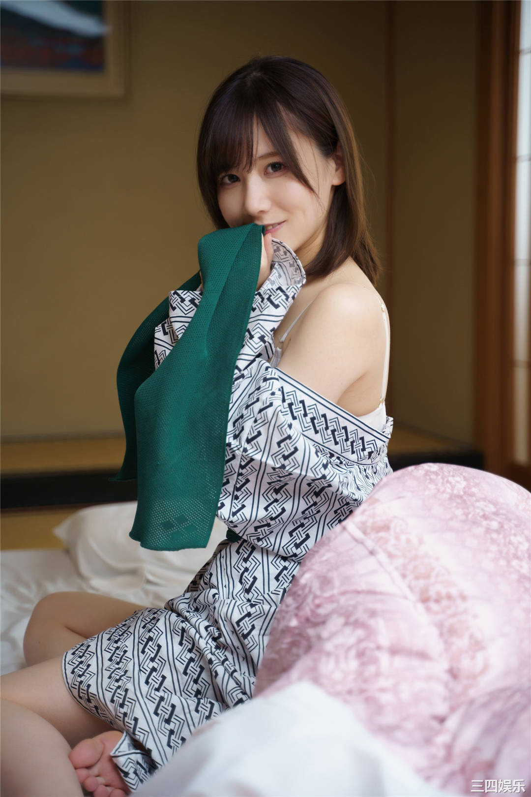 KENKEN写真集《湯けむりけんけん一泊二日》高清全本