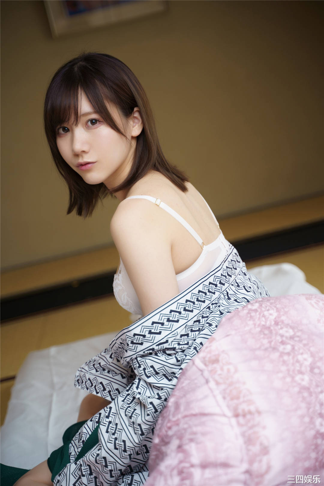 KENKEN写真集《湯けむりけんけん一泊二日》高清全本