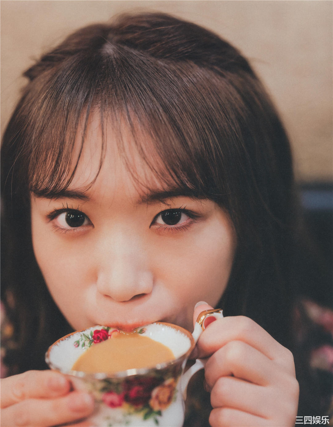 秋元真夏写真集《振り返れば、乃木坂》高清全本