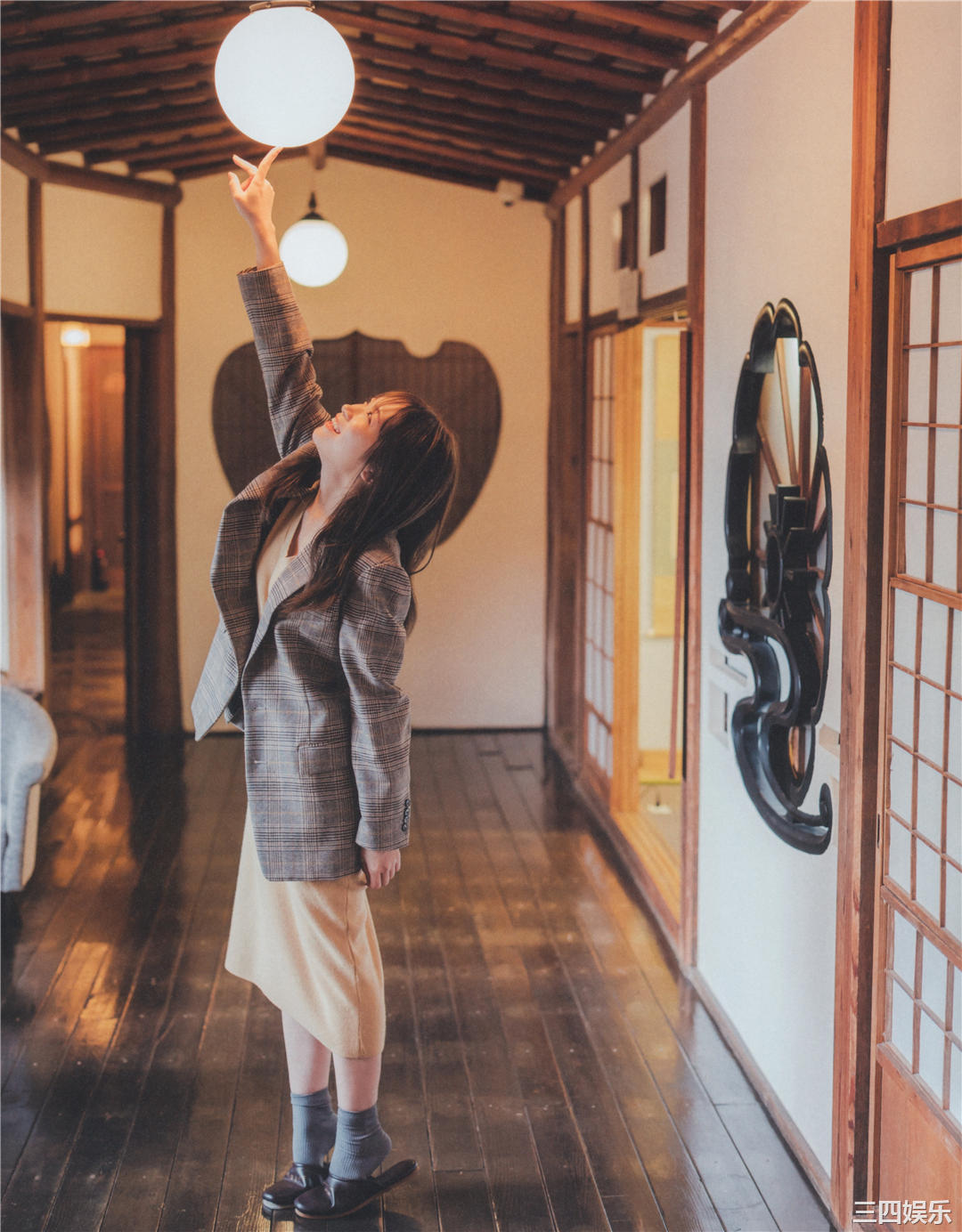 秋元真夏写真集《振り返れば、乃木坂》高清全本