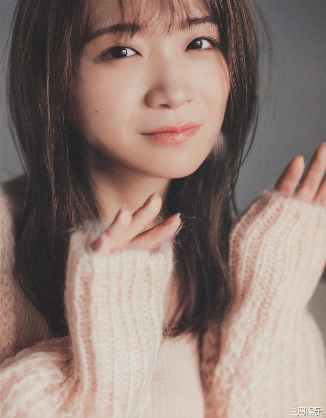 秋元真夏写真集《振り返れば、乃木坂》高清全本