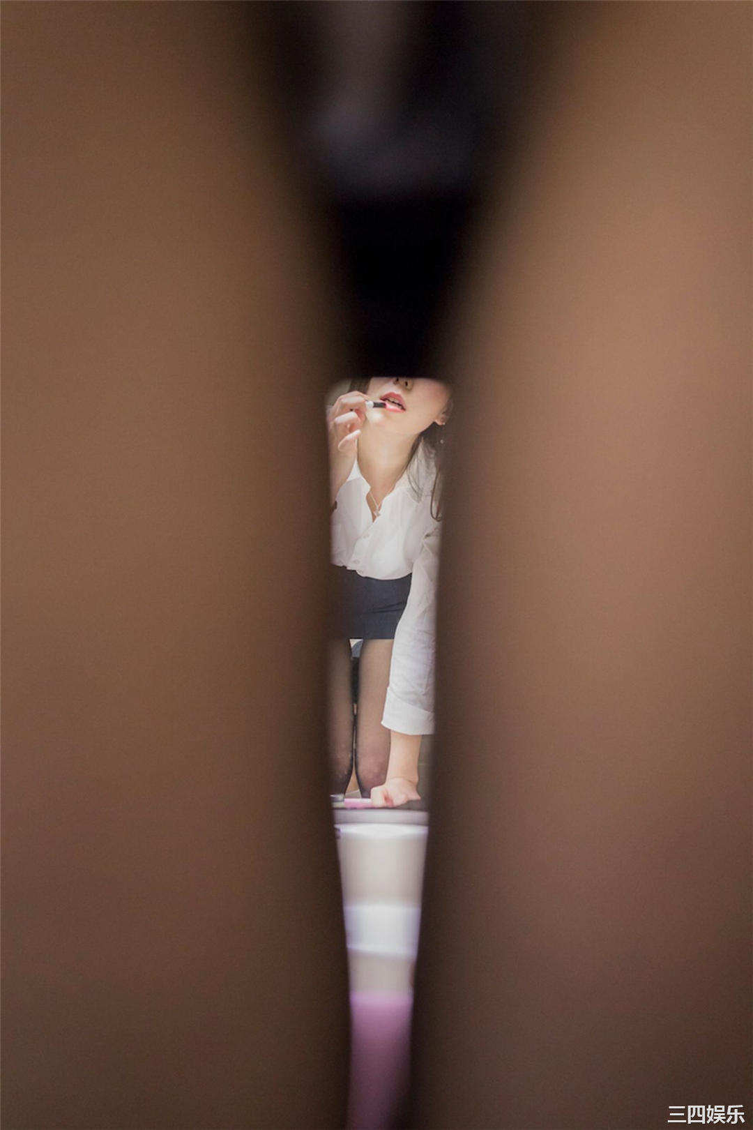 冈户雅树摄影作品《ふとももデルタ》高清全本