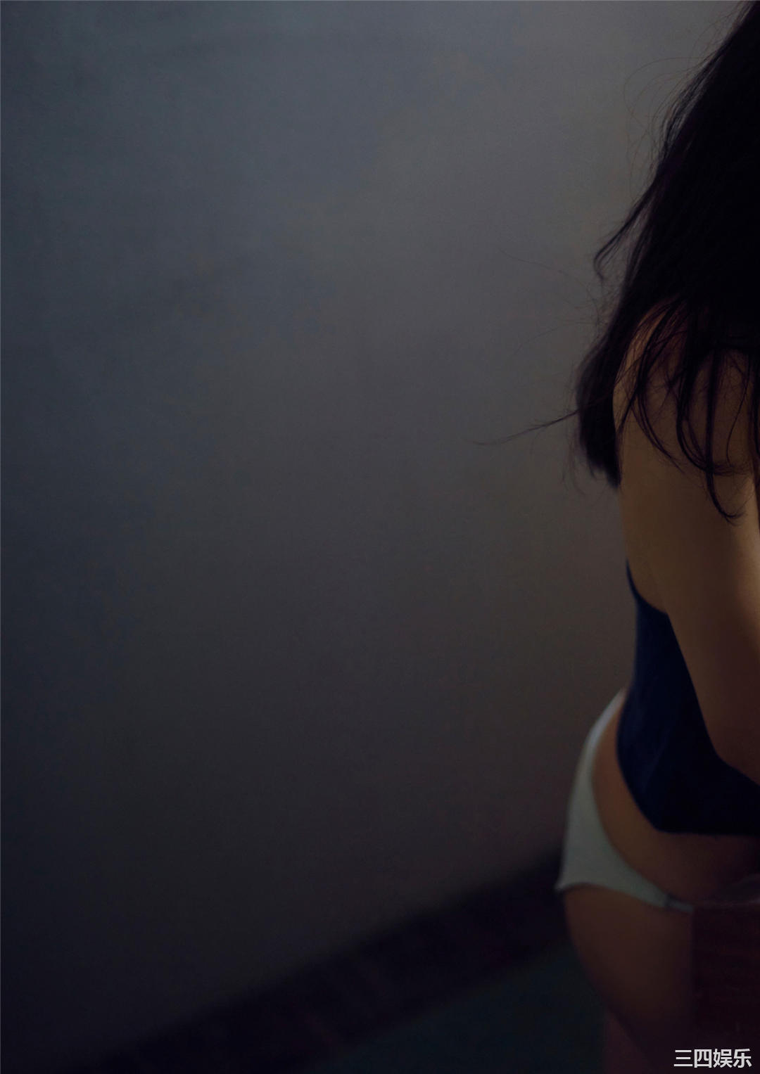 高田里穗写真集《完成された未完成》高清全本