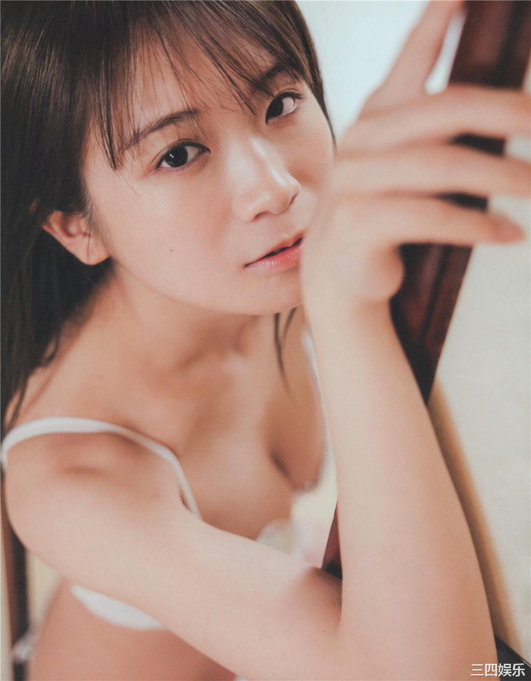 秋元真夏写真集《振り返れば、乃木坂》高清全本