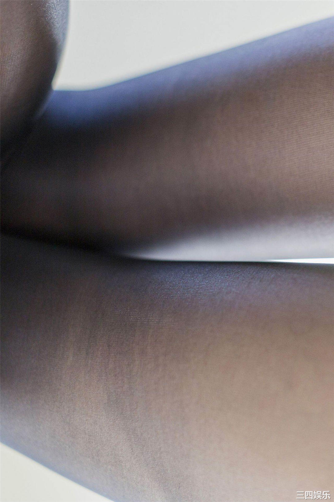 冈户雅树摄影作品《ふとももデルタ》高清全本