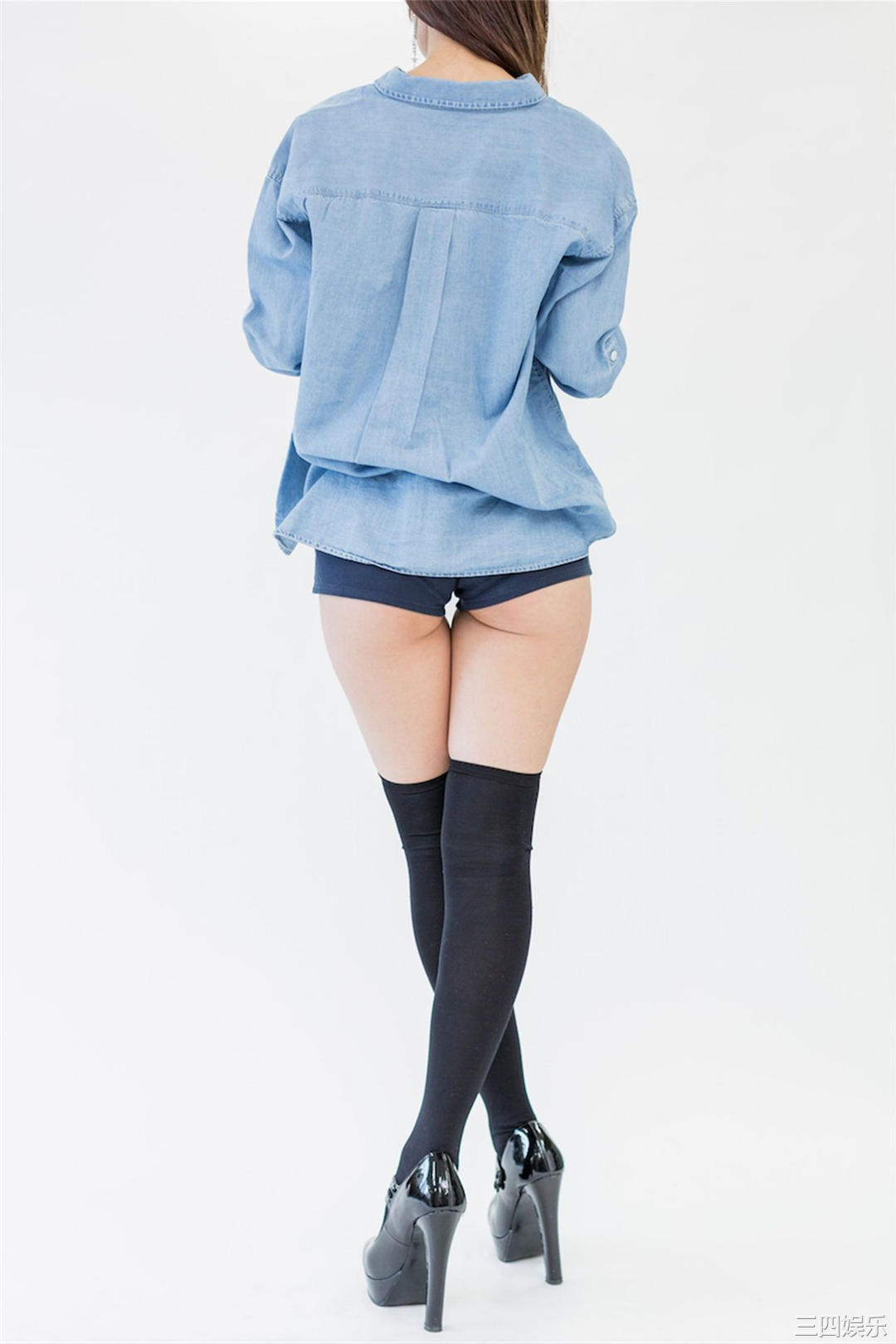 冈户雅树摄影作品《ふとももデルタ》高清全本