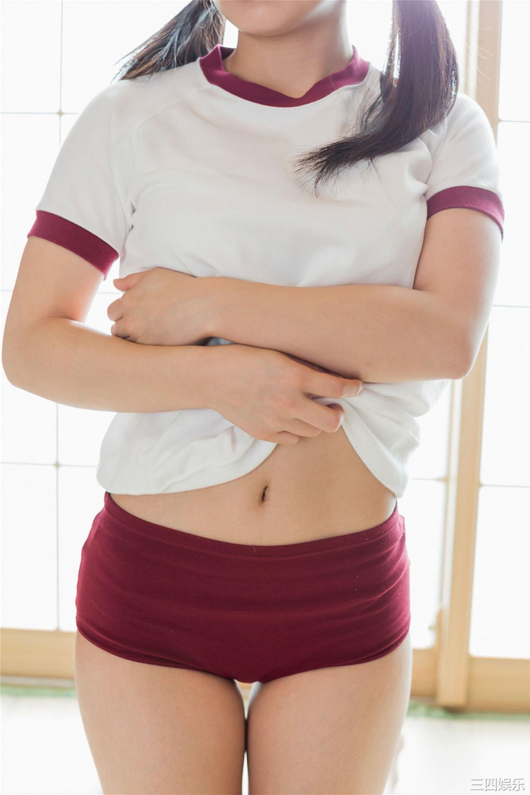 冈户雅树摄影作品《ふとももデルタ》高清全本