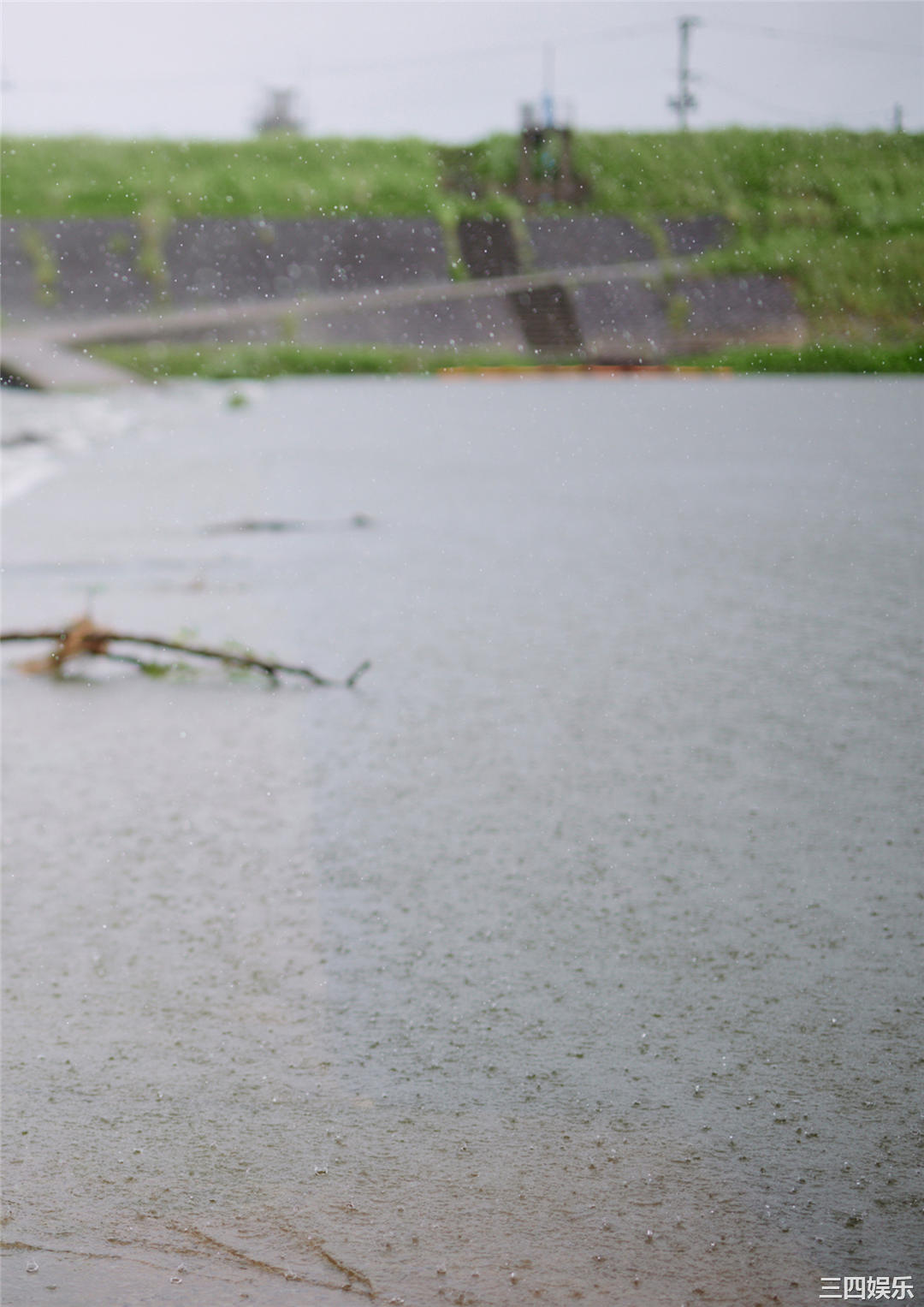 高田里穗写真集《完成された未完成》高清全本