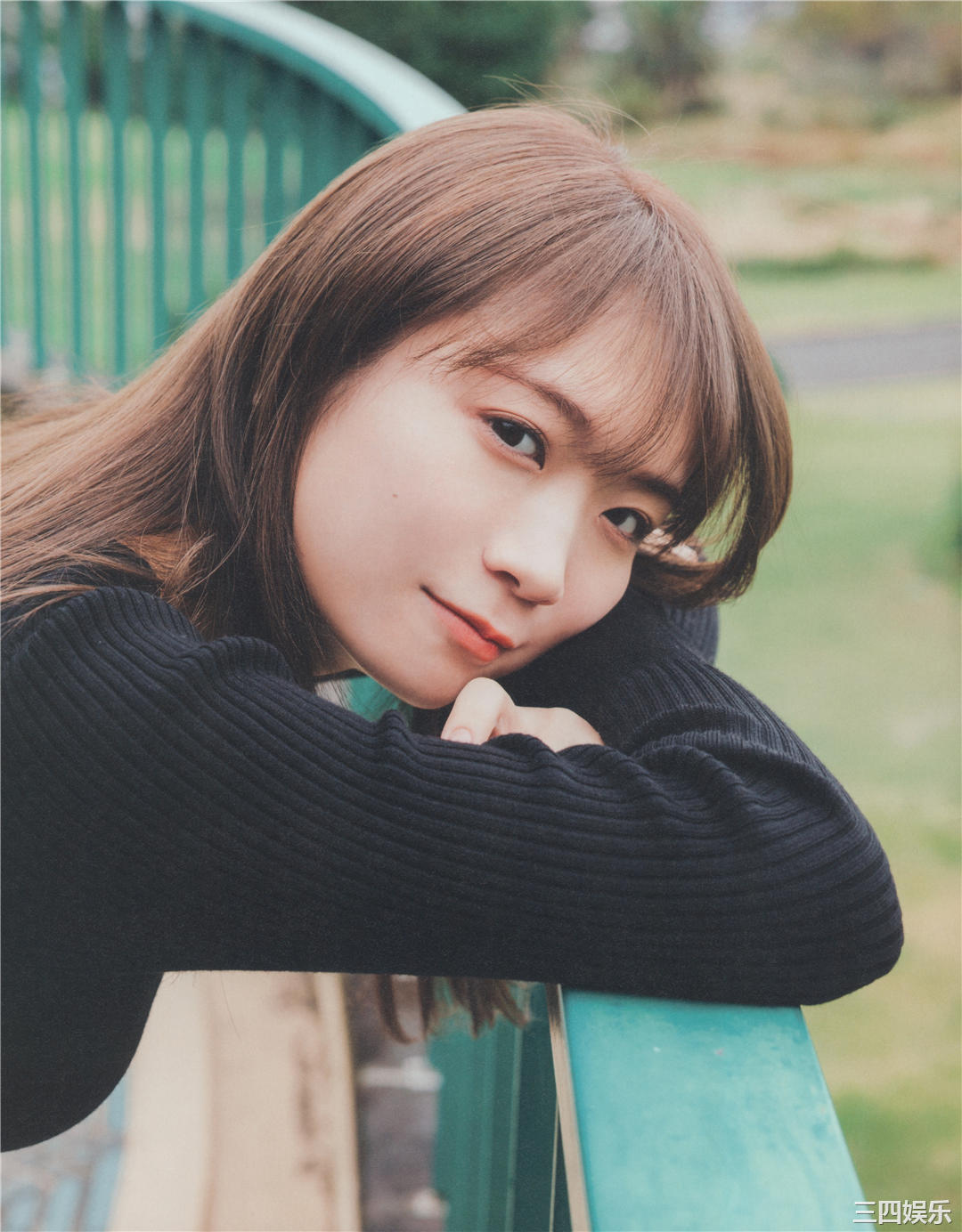 秋元真夏写真集《振り返れば、乃木坂》高清全本