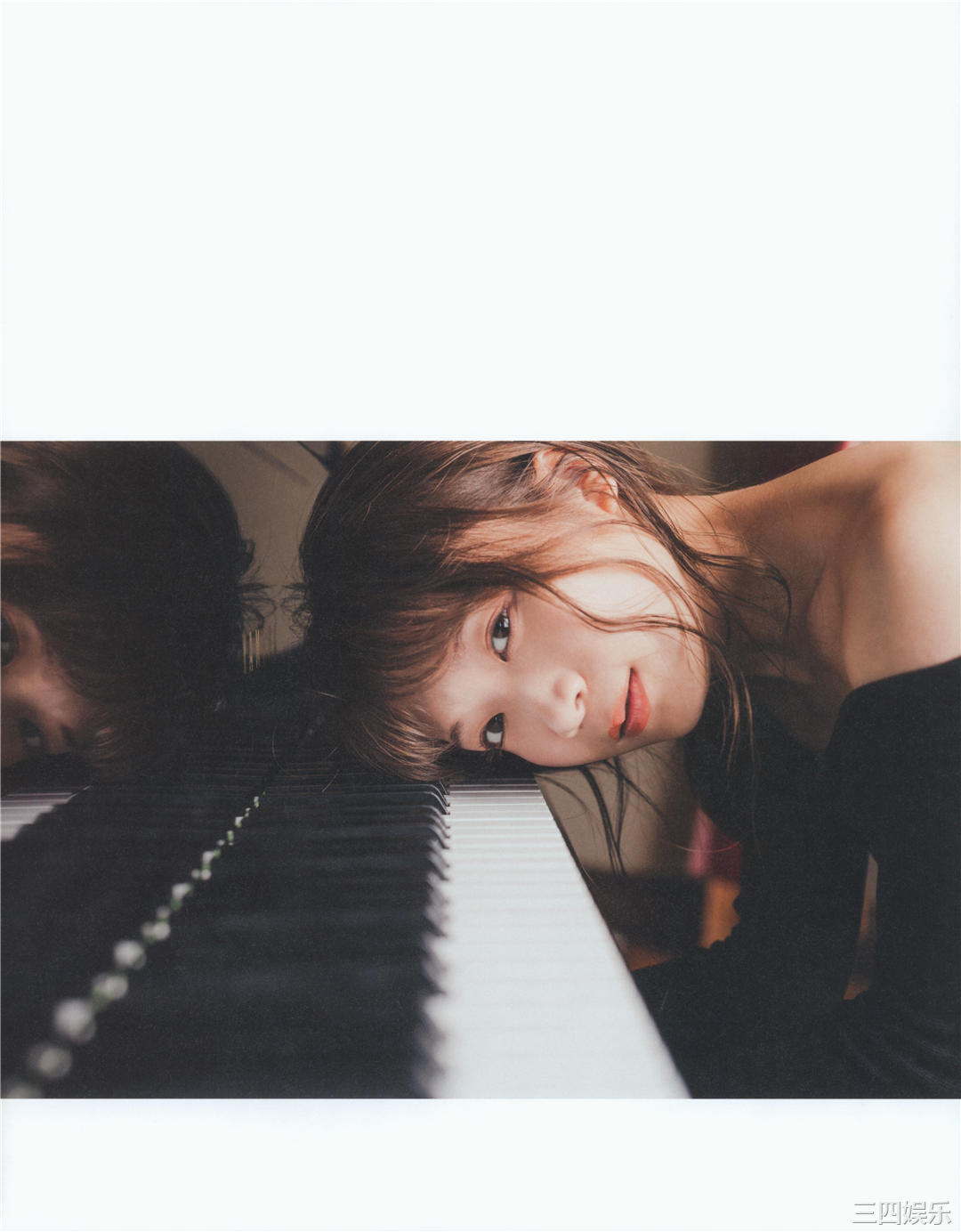 秋元真夏写真集《振り返れば、乃木坂》高清全本