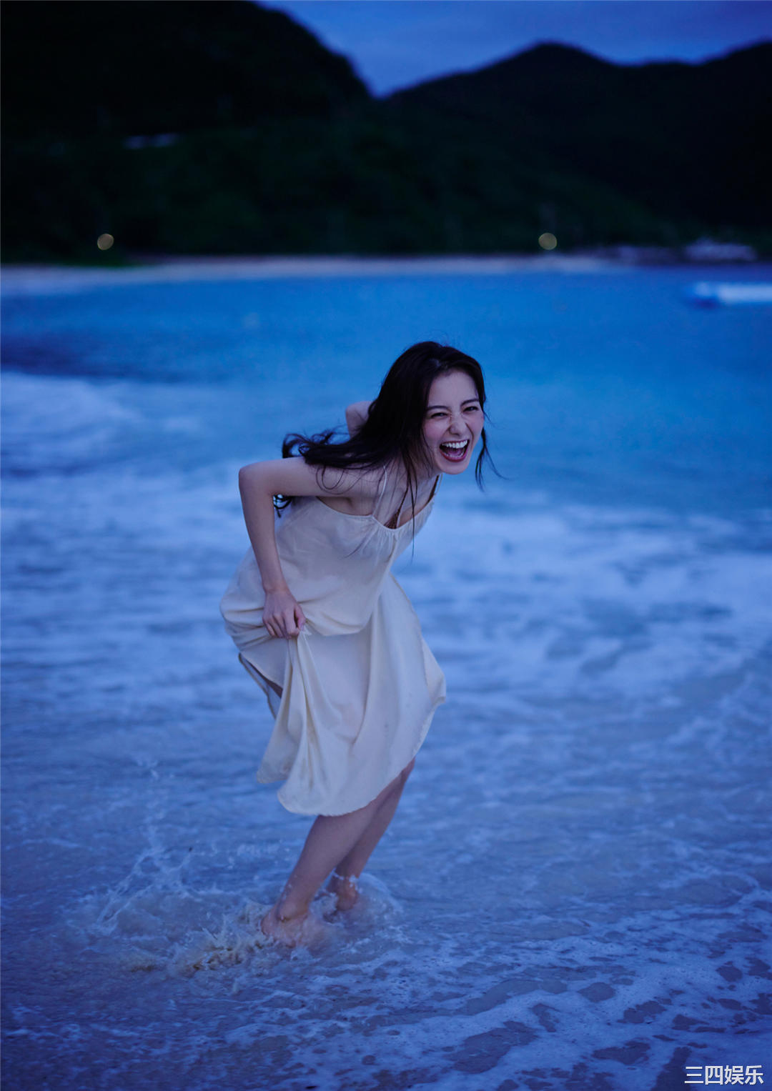 高田里穗写真集《完成された未完成》高清全本