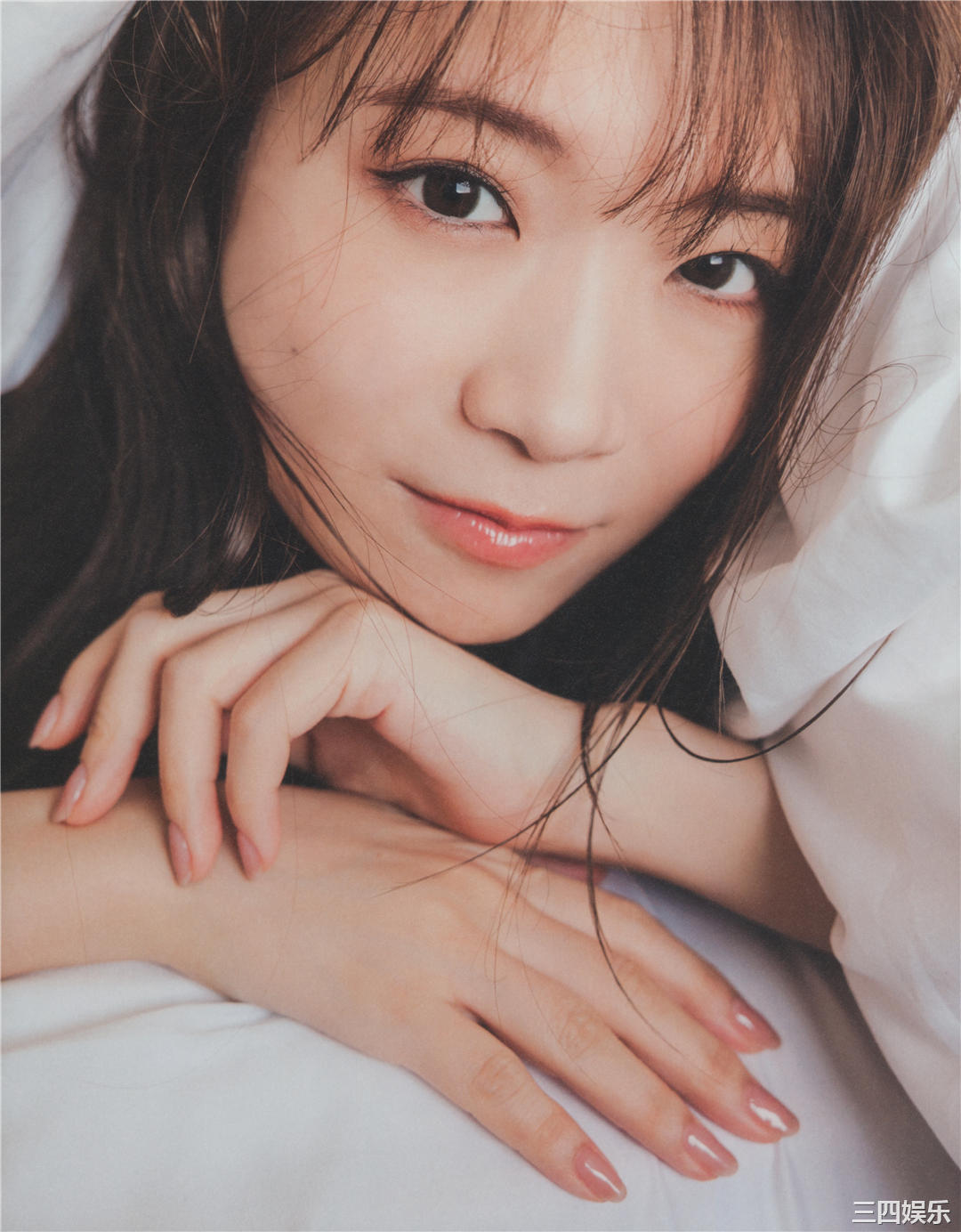 秋元真夏写真集《振り返れば、乃木坂》高清全本