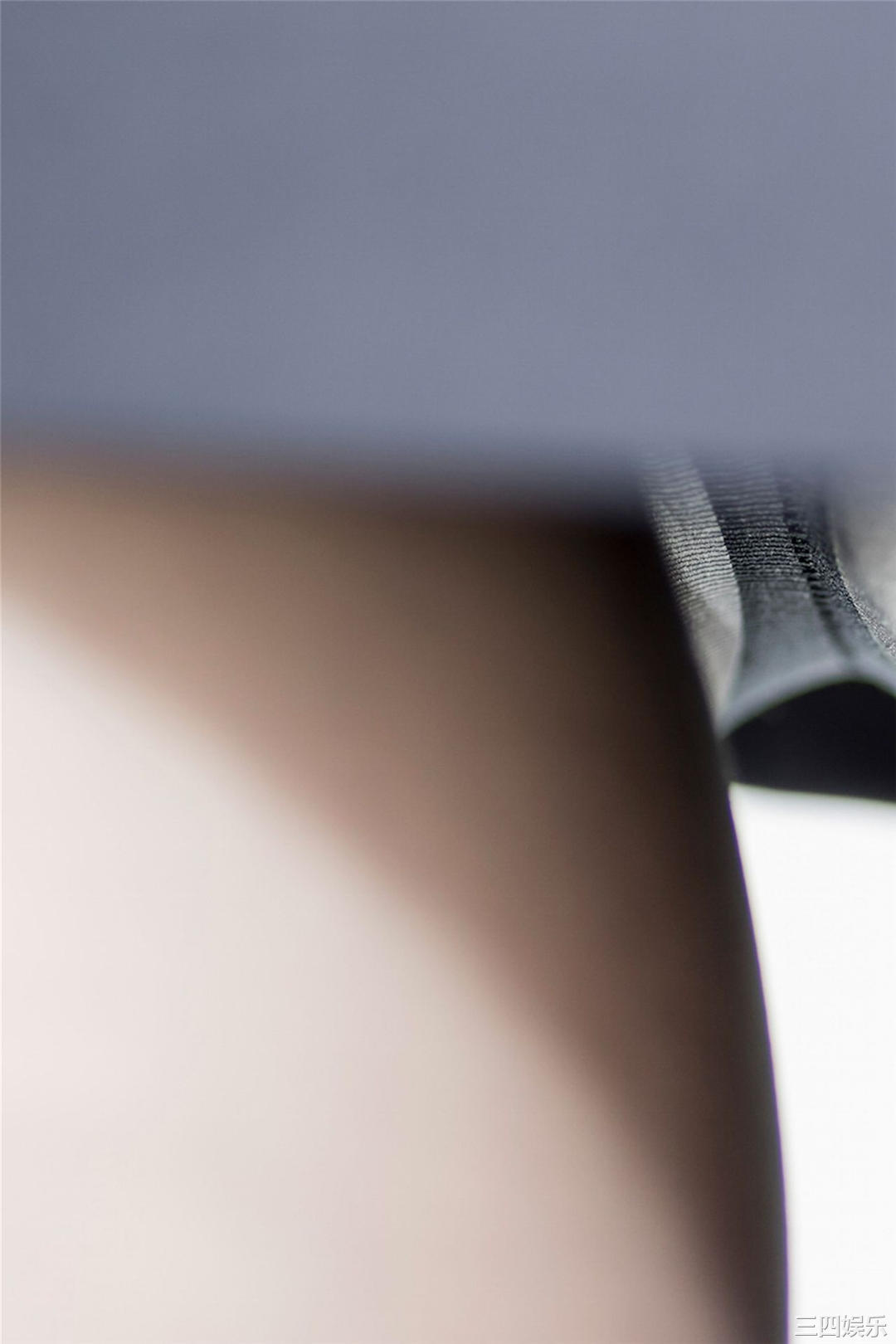 冈户雅树摄影作品《ふとももデルタ》高清全本