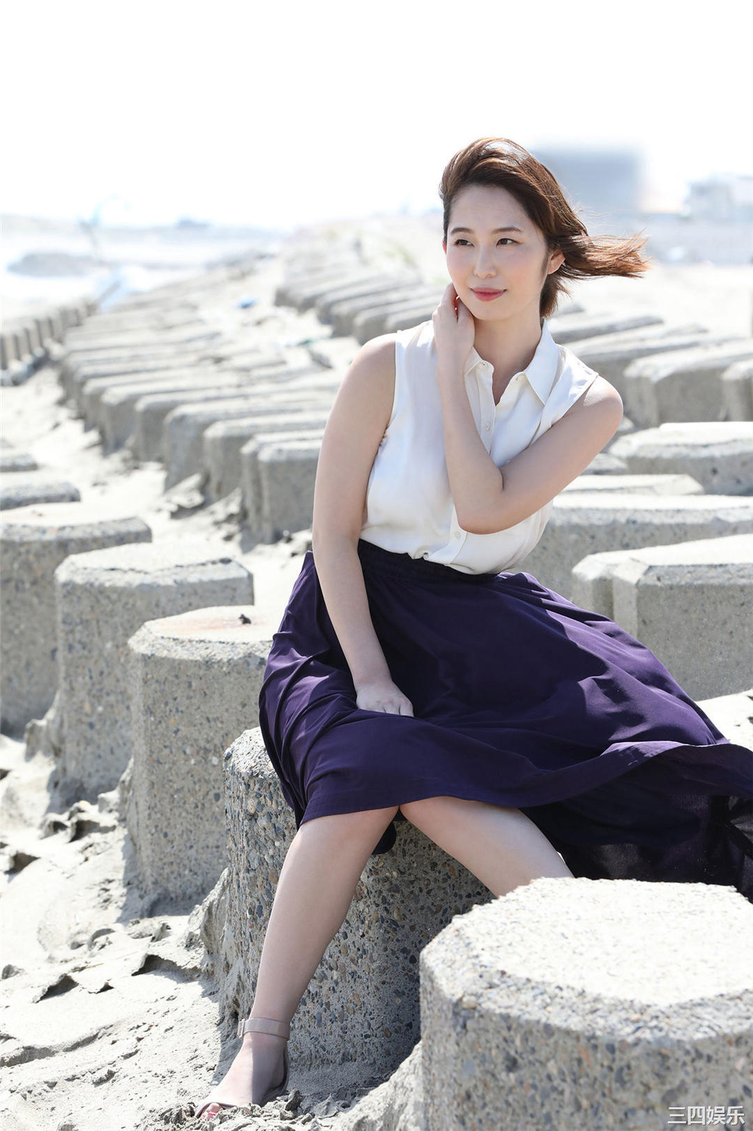 塩地美澄写真集《日本一のフェロモン美女アナと官能トリップ》高清全本