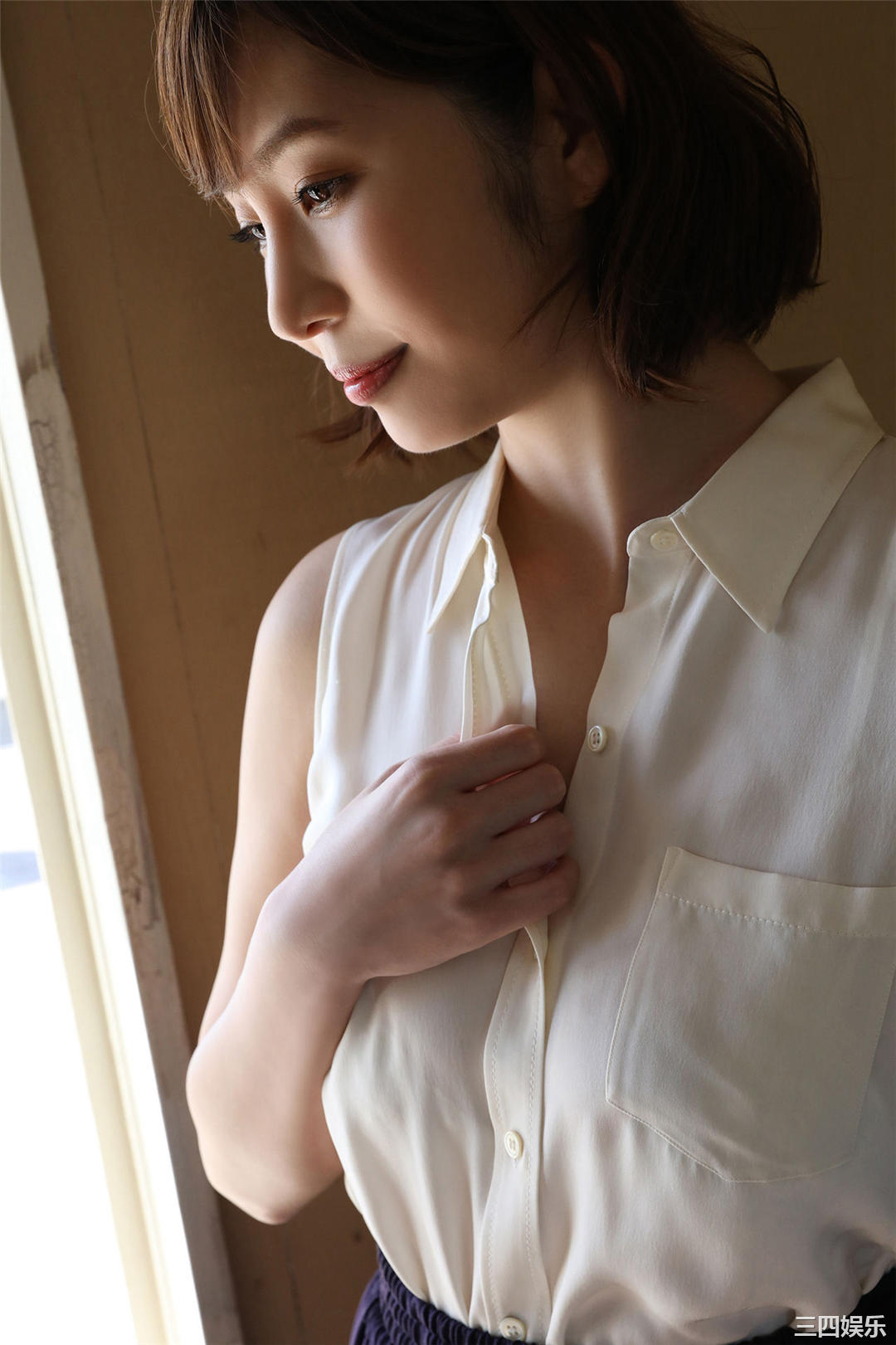 塩地美澄写真集《日本一のフェロモン美女アナと官能トリップ》高清全本