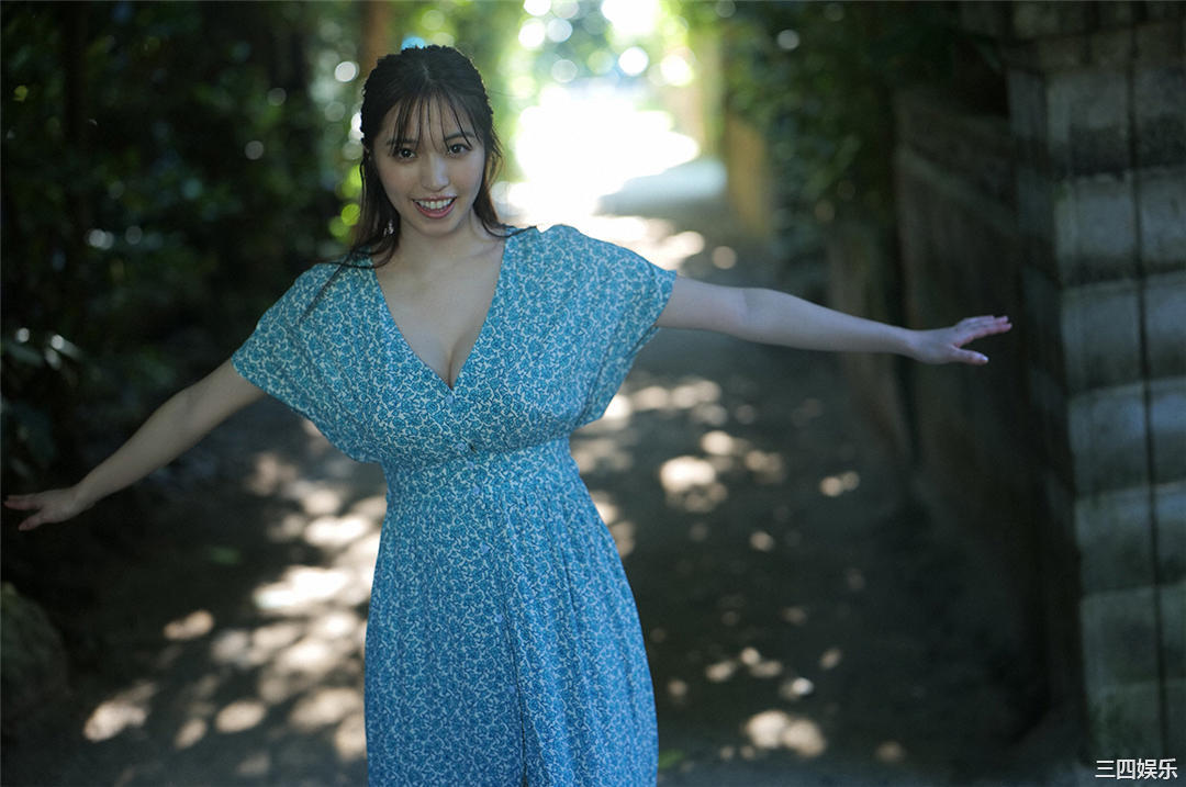 村岛未悠写真集《 スペシャル写真集「虹色の女神」》