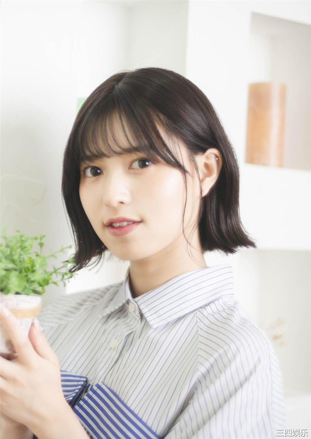 新井椎夏1ST写真集《うれしいな》高清全本