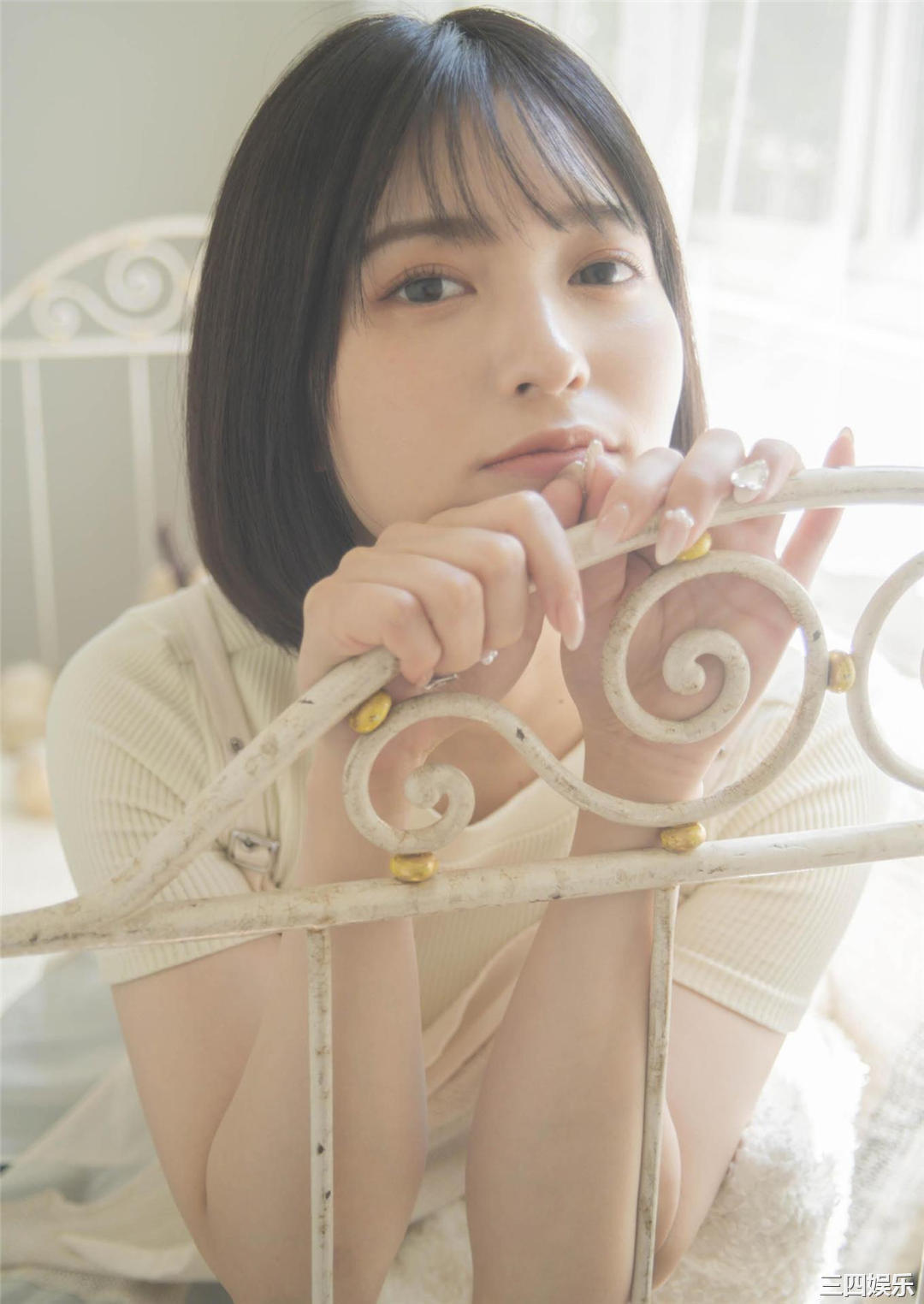 新井椎夏1ST写真集《うれしいな》高清全本