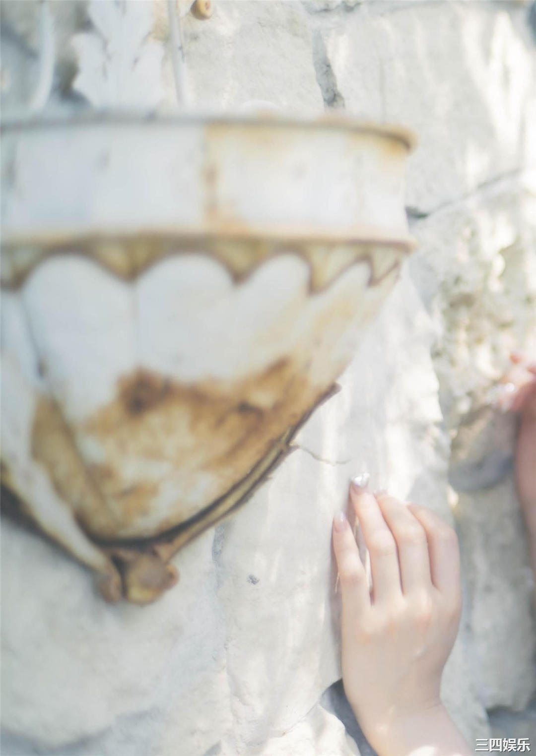 新井椎夏1ST写真集《うれしいな》高清全本