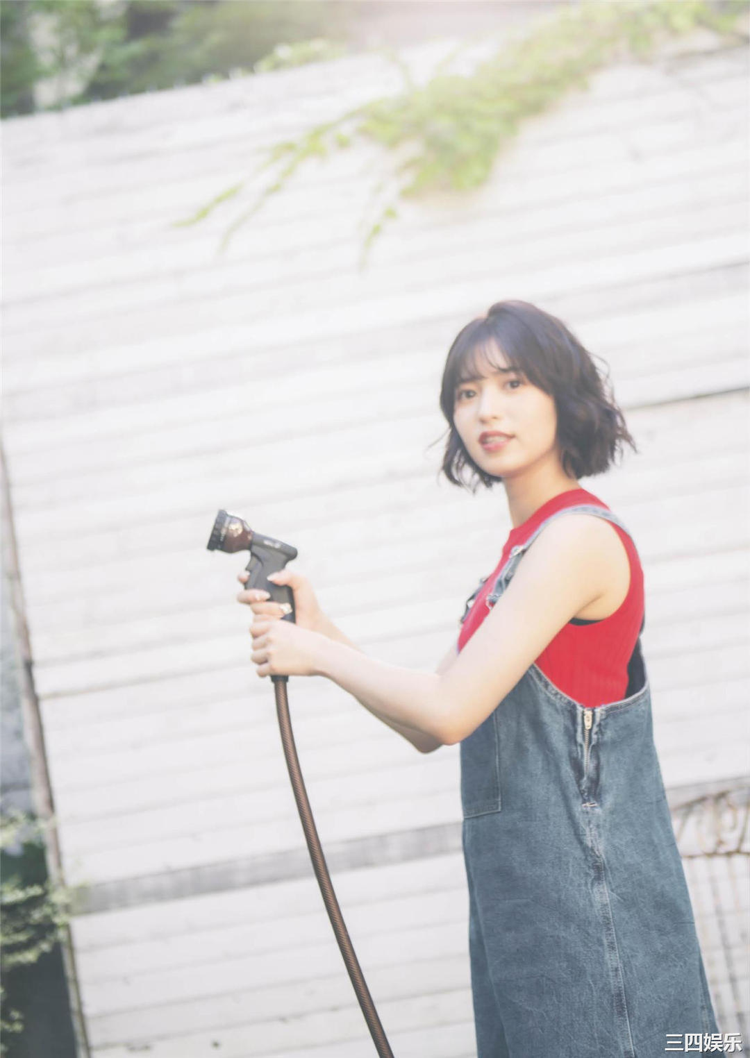 新井椎夏1ST写真集《うれしいな》高清全本