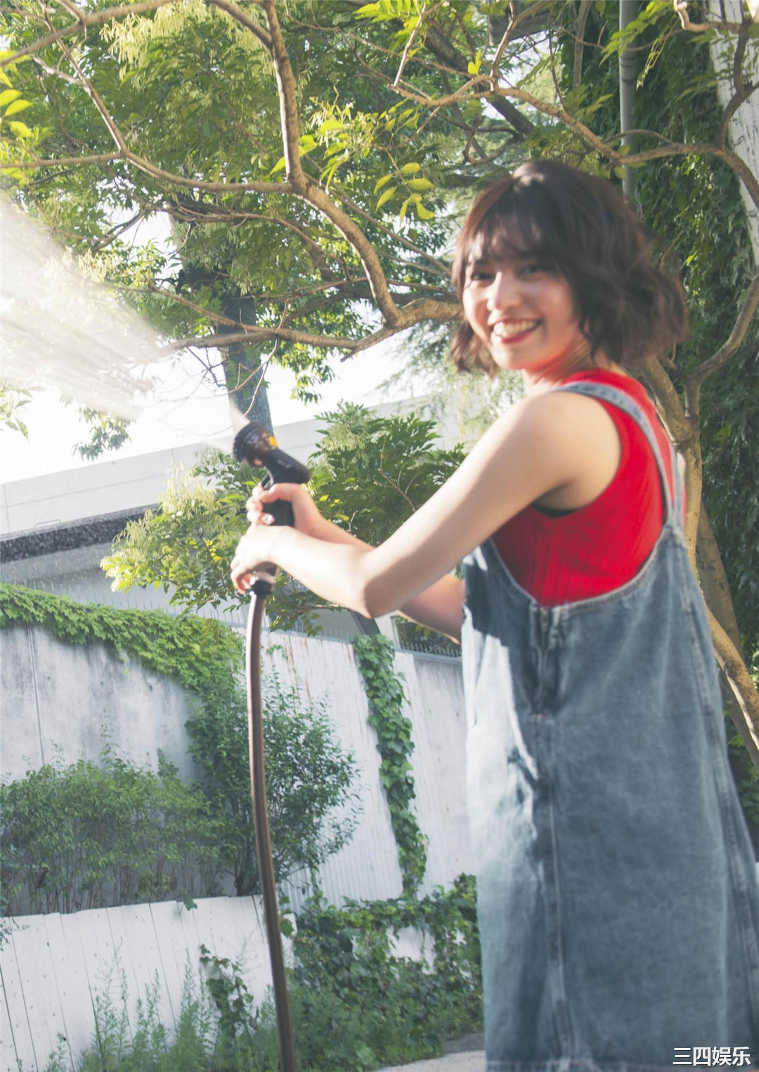 新井椎夏1ST写真集《うれしいな》高清全本