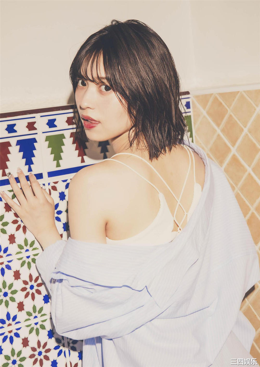 新井椎夏1ST写真集《うれしいな》高清全本