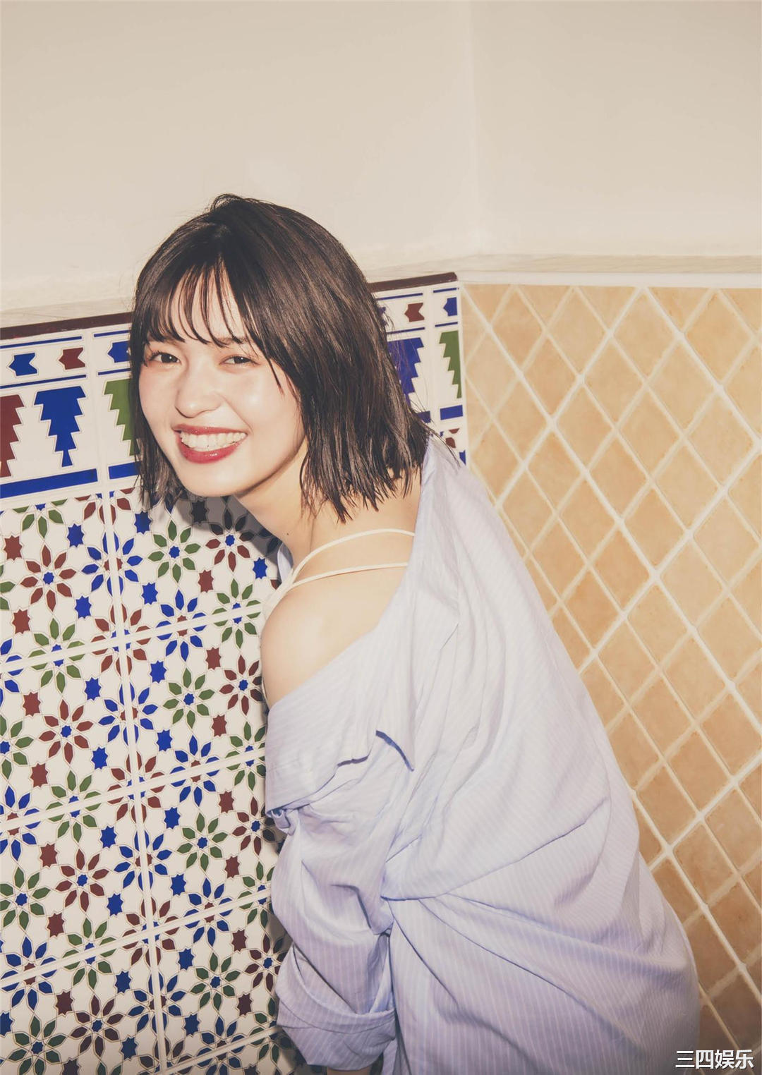 新井椎夏1ST写真集《うれしいな》高清全本