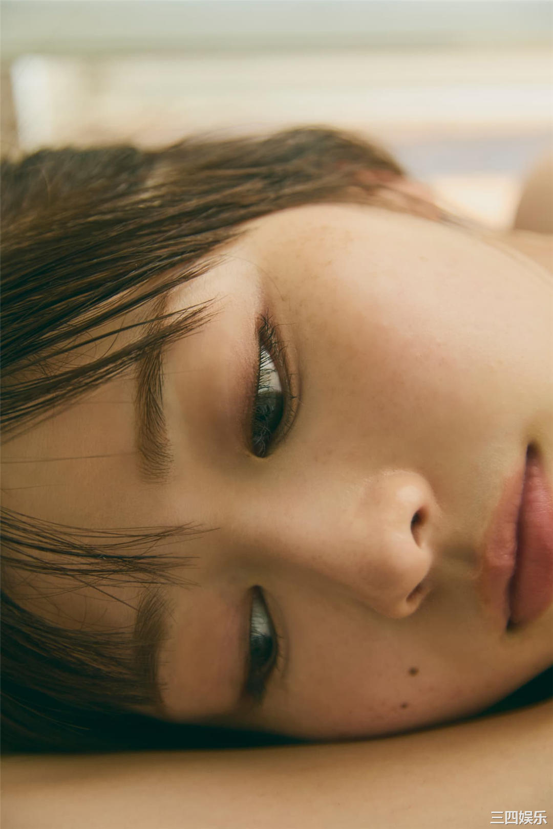 冴木柚叶写真集《完全未公開100カット＆ムービー》高清全本