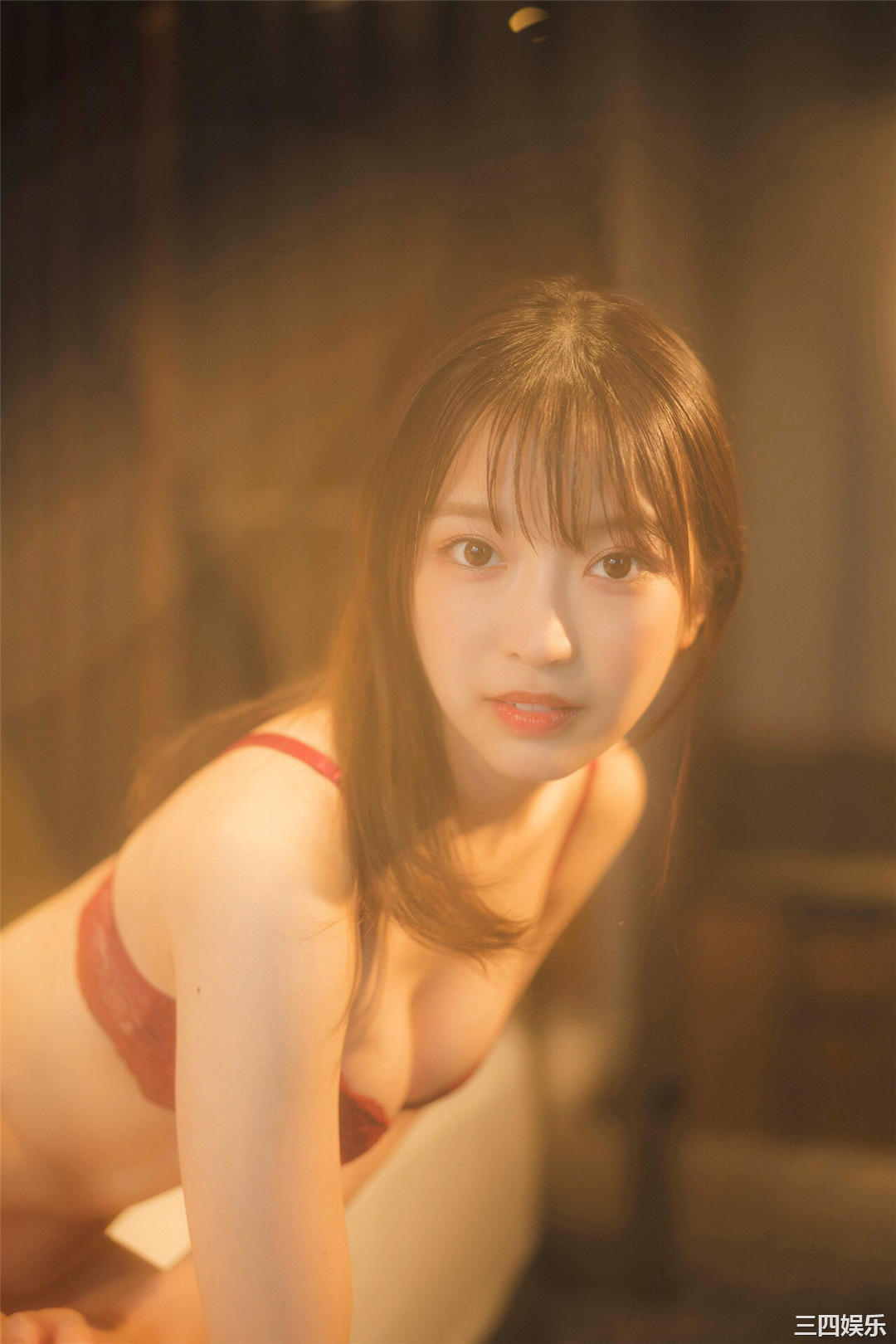 吉泽朱音写真集《TRIANGLE LOVE－朱音の場合》高清全本