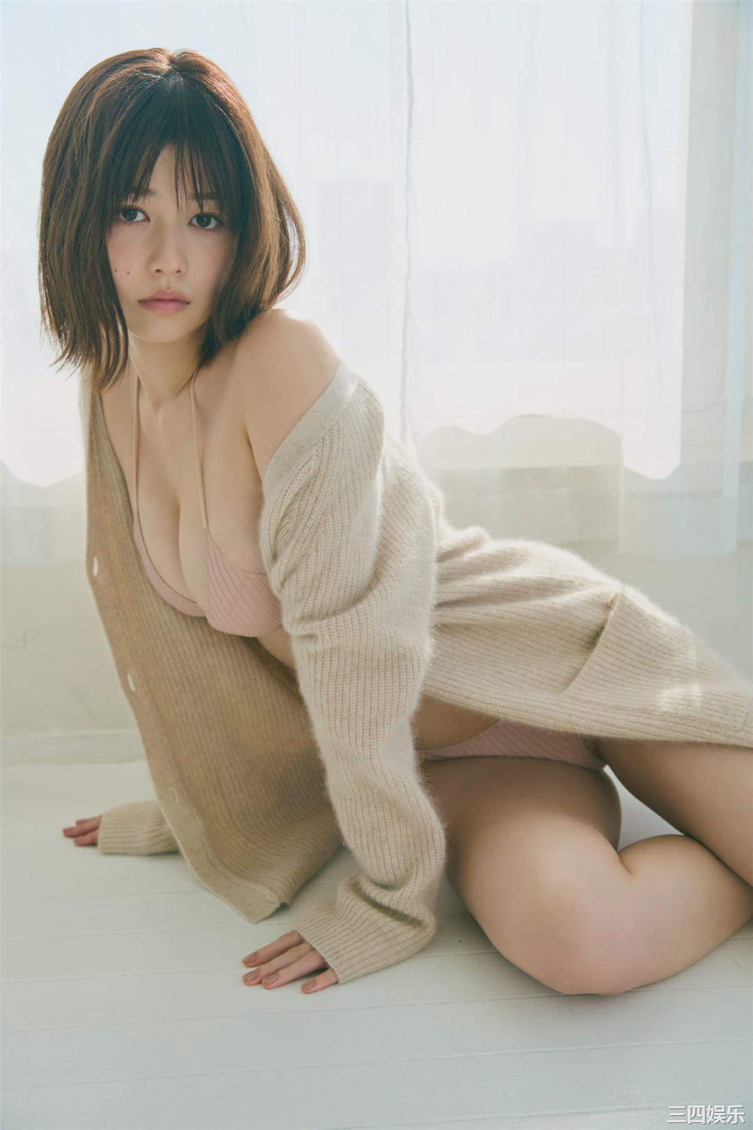 冴木柚叶写真集《完全未公開100カット＆ムービー》高清全本