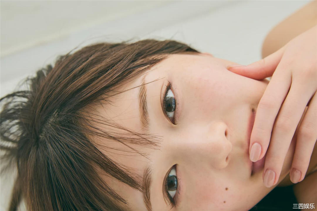 冴木柚叶写真集《完全未公開100カット＆ムービー》高清全本