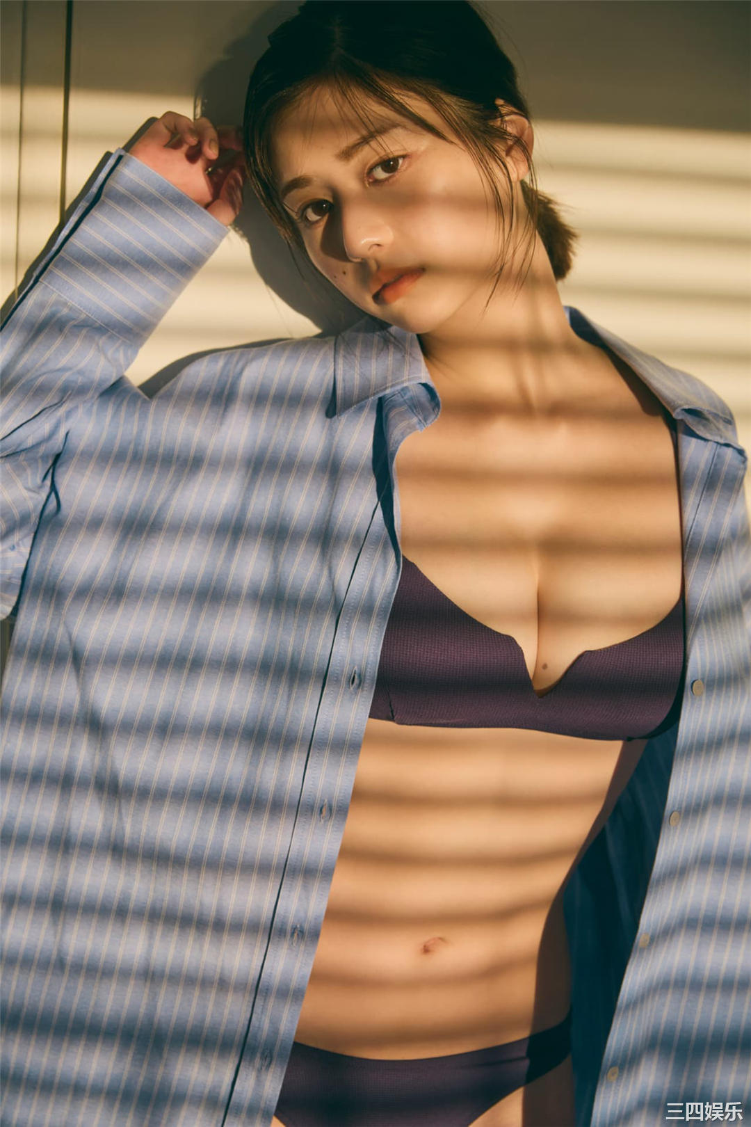 冴木柚叶写真集《完全未公開100カット＆ムービー》高清全本