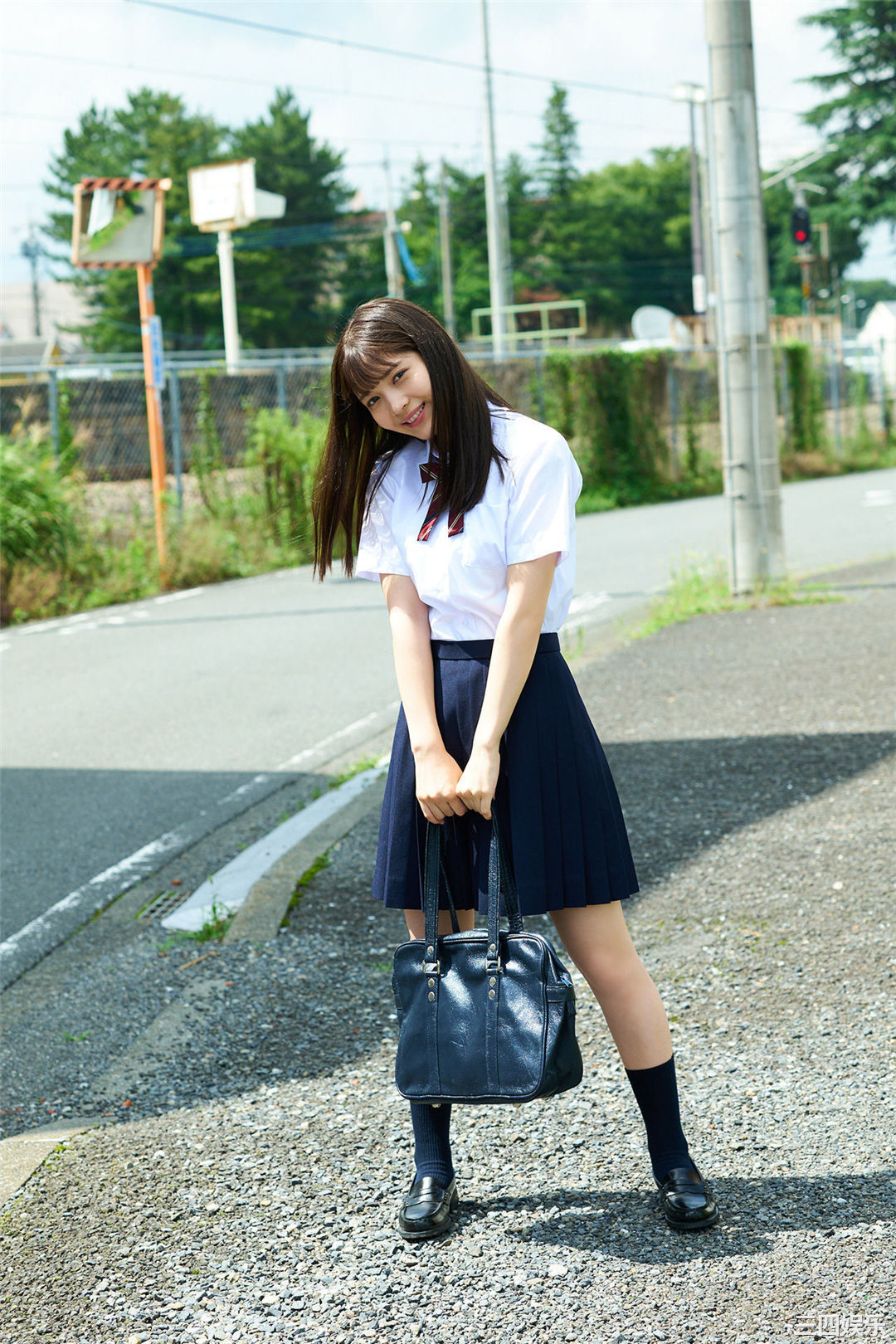 黑崎菜菜子写真集《18歳、原石、輝く》高清全本