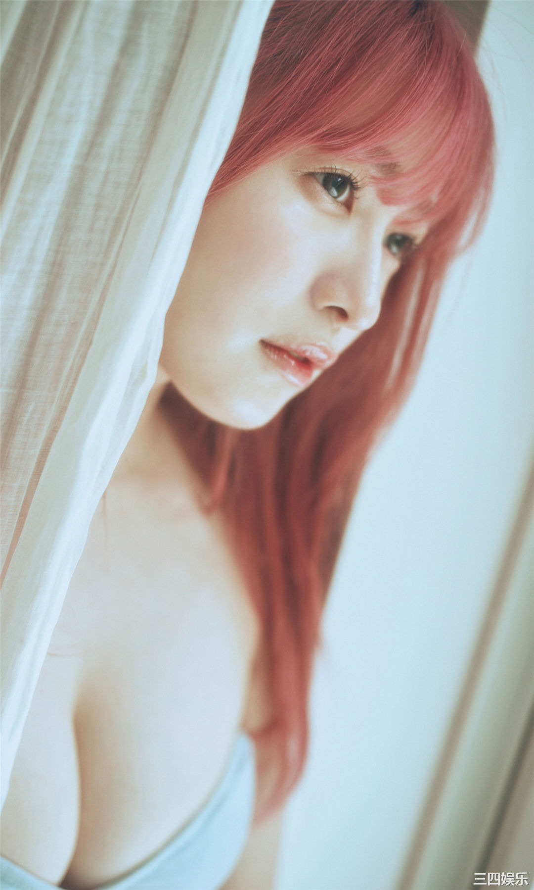 早川渚纱写真集《梅雨なピンクダーク》高清全本