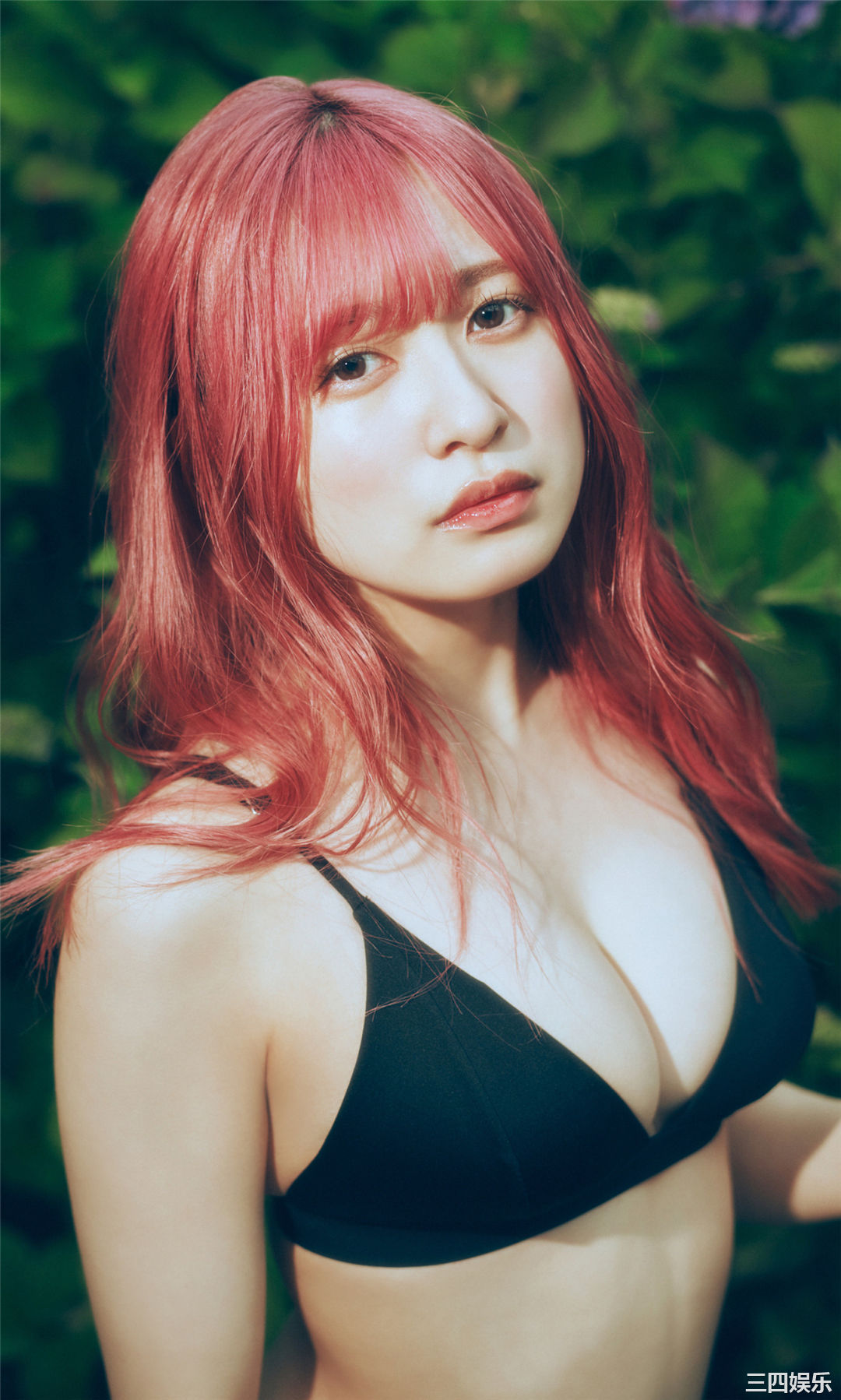 早川渚纱写真集《梅雨なピンクダーク》高清全本