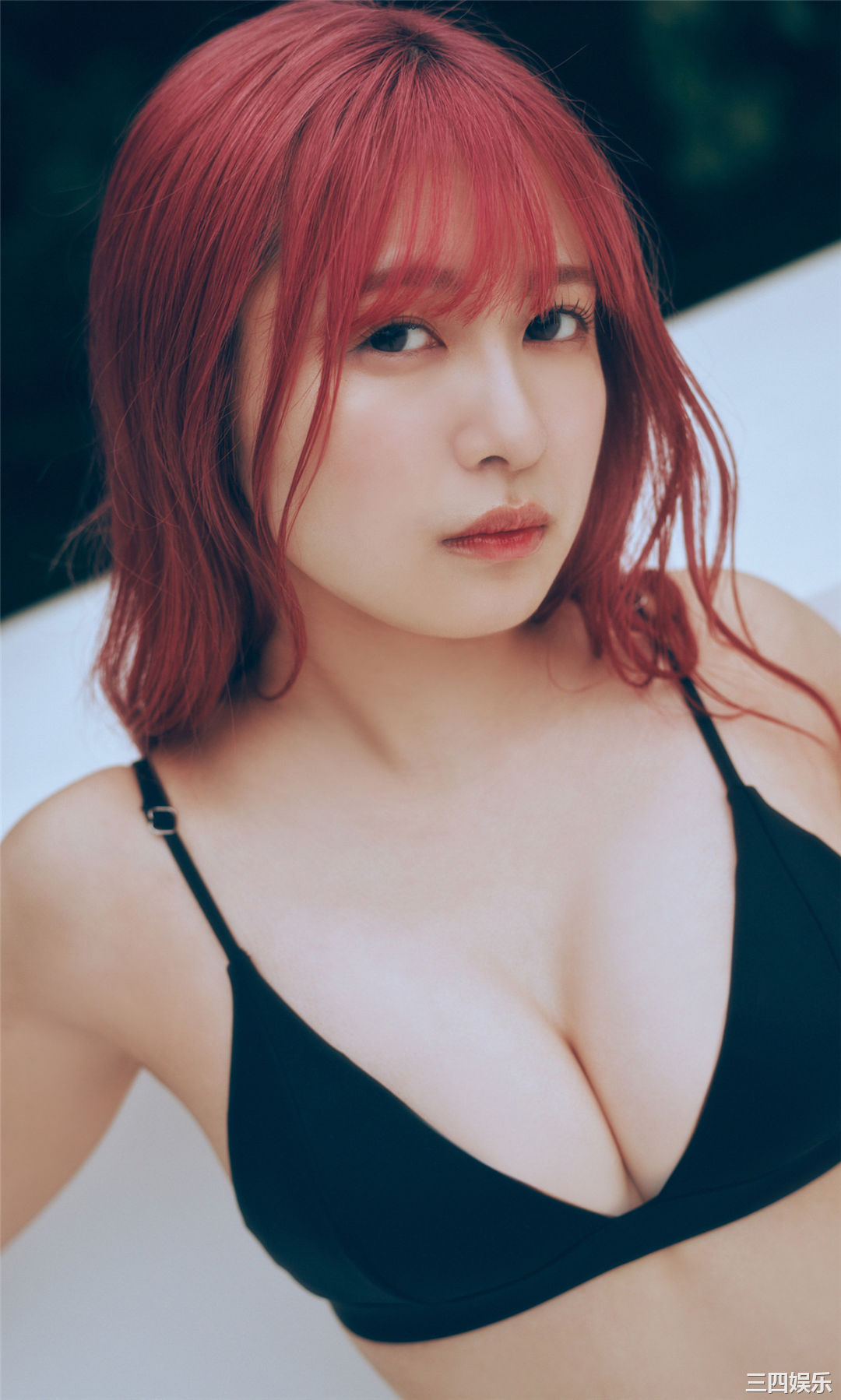 早川渚纱写真集《梅雨なピンクダーク》高清全本