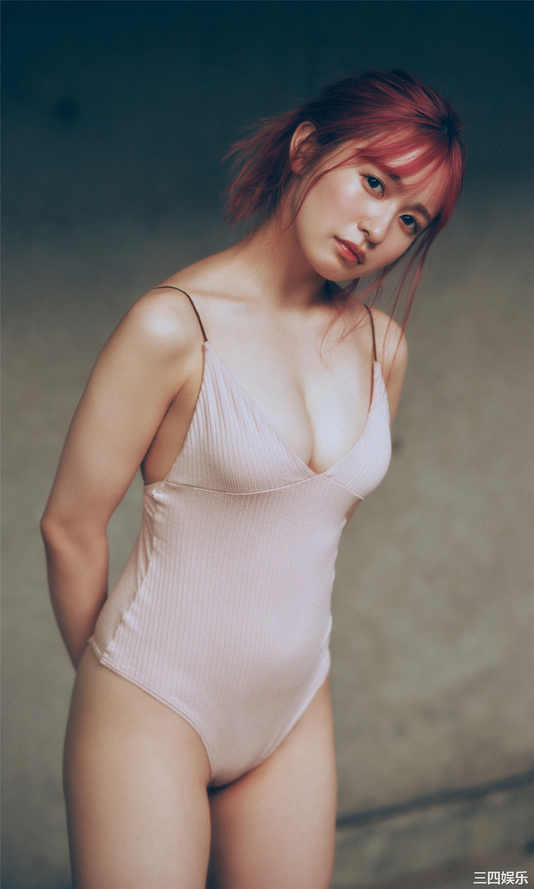 早川渚纱写真集《梅雨なピンクダーク》高清全本