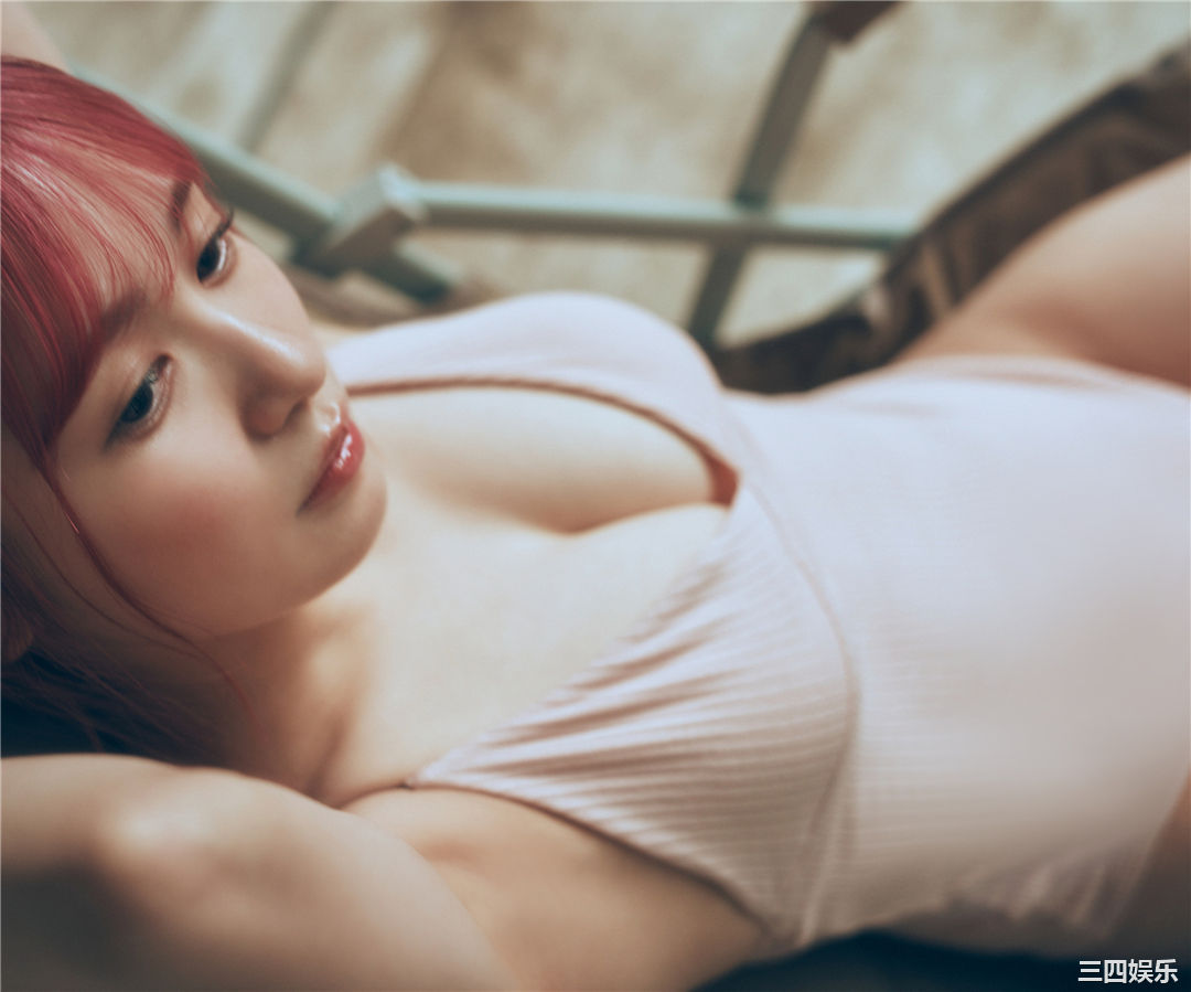 早川渚纱写真集《梅雨なピンクダーク》高清全本