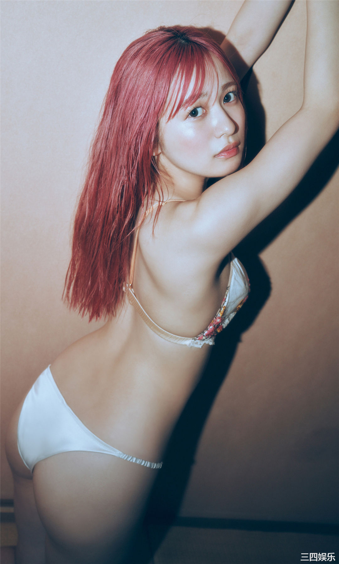 早川渚纱写真集《梅雨なピンクダーク》高清全本