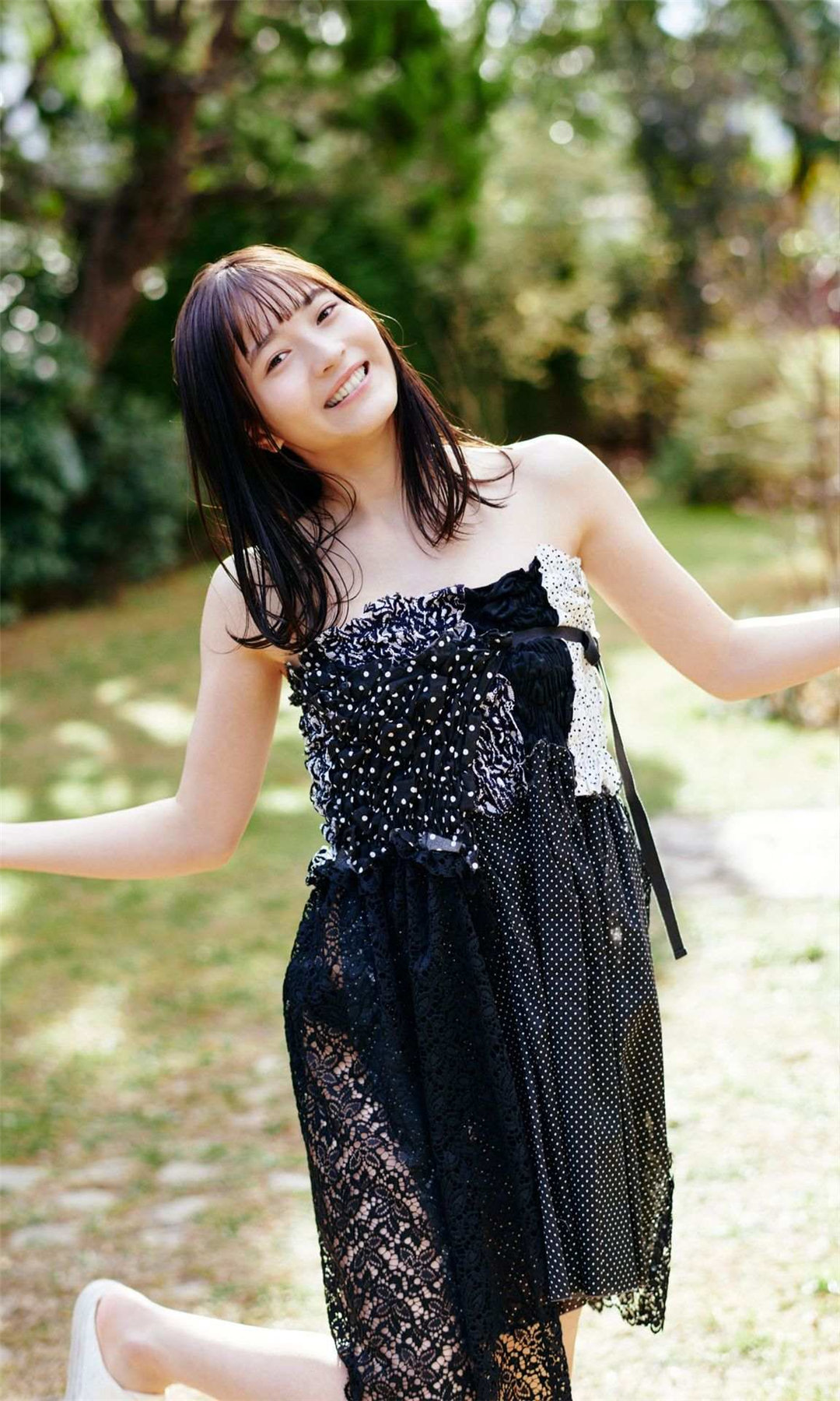 黑崎菜菜子写真集《聖なる気配》高清全本