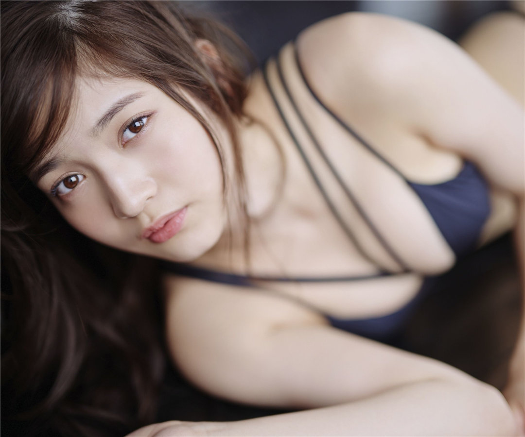 黑崎菜菜子写真集《むじゃきにイイ女。》高清全本