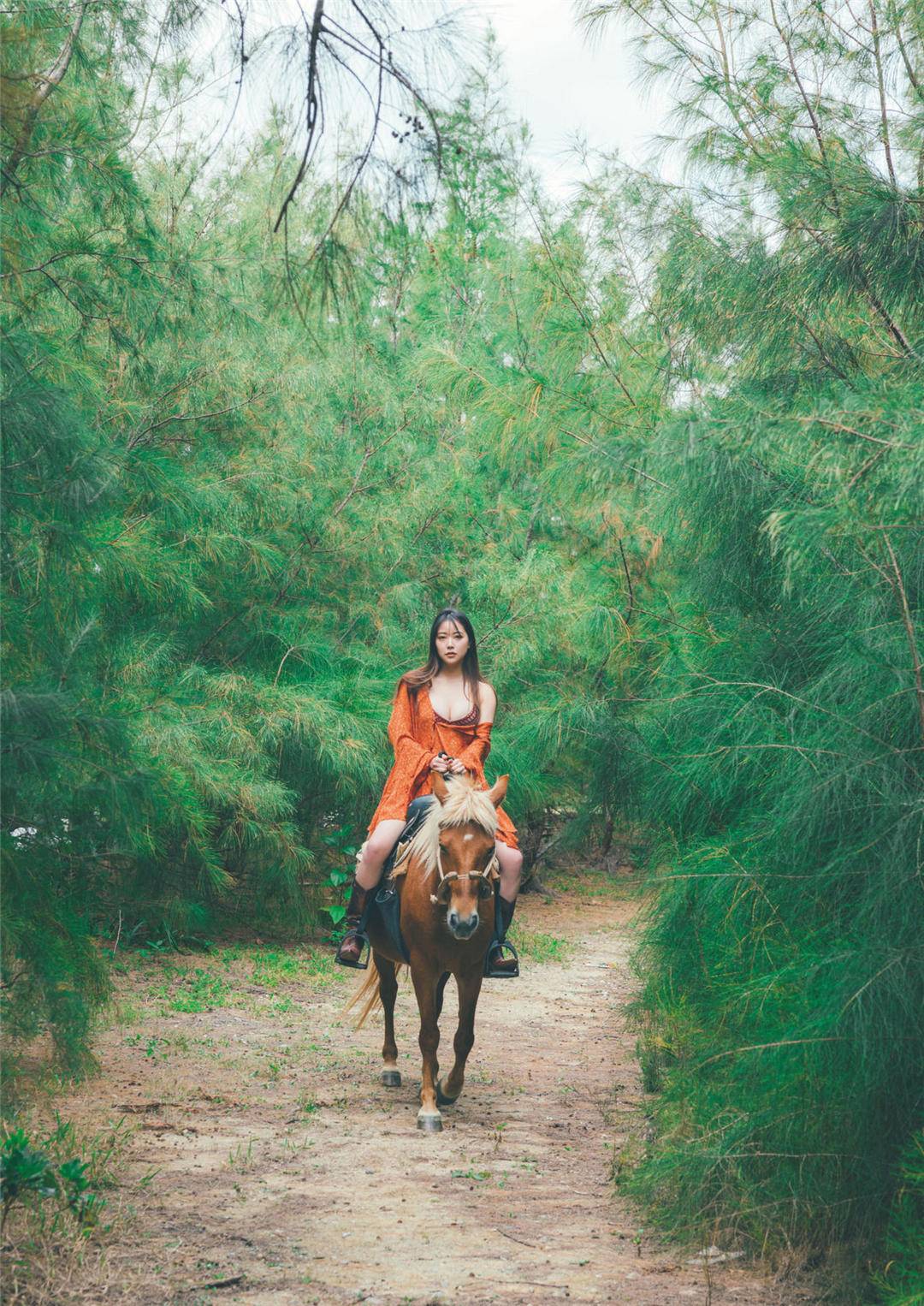 白间美瑠写真集《Aventure》高清全本