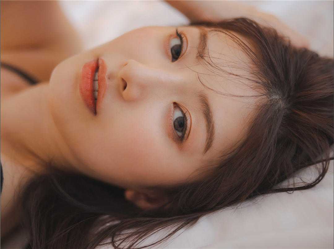 武藤十梦写真集《誘惑する才女》高清全本