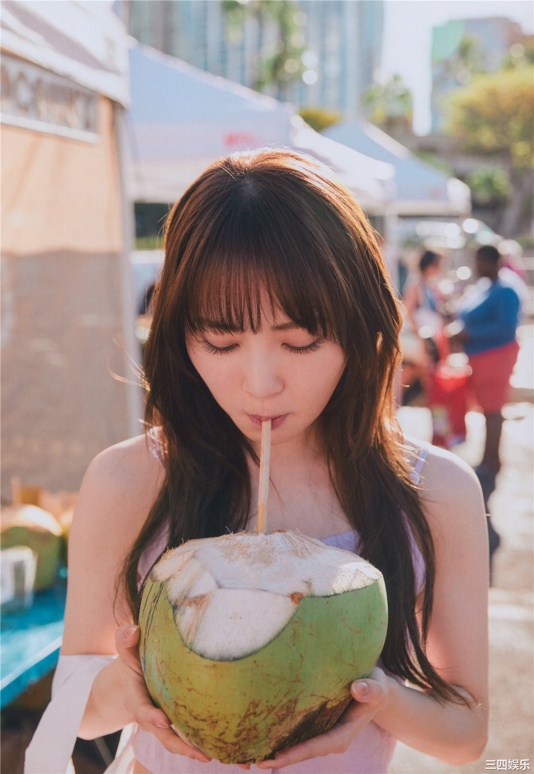 加藤史帆1ST写真集《＃会いたい》高清全本