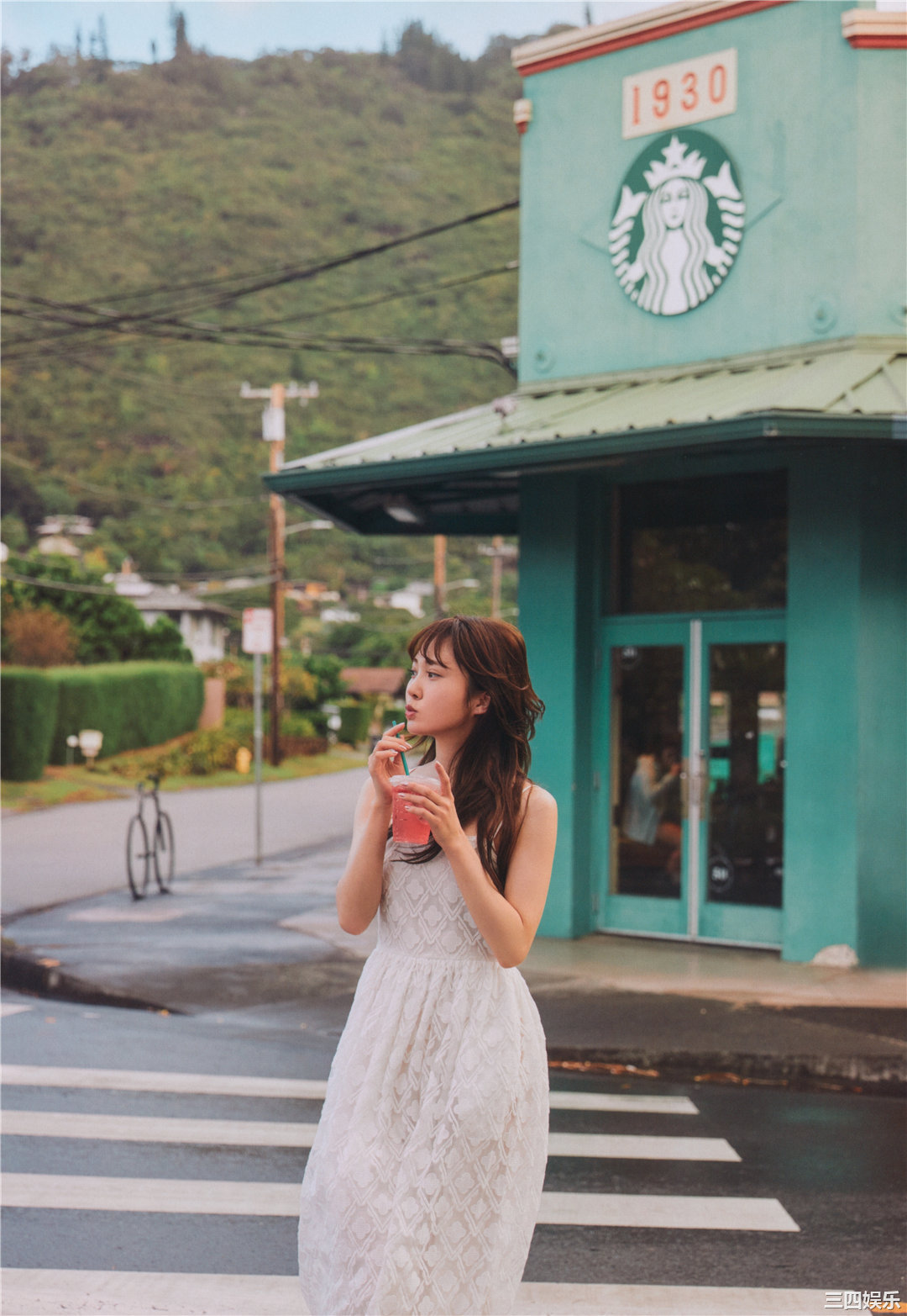 加藤史帆1ST写真集《＃会いたい》高清全本