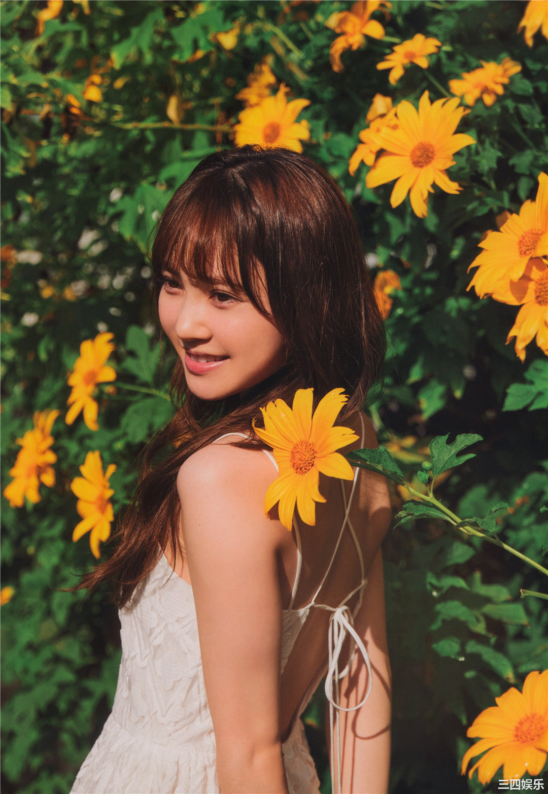 加藤史帆1ST写真集《＃会いたい》高清全本