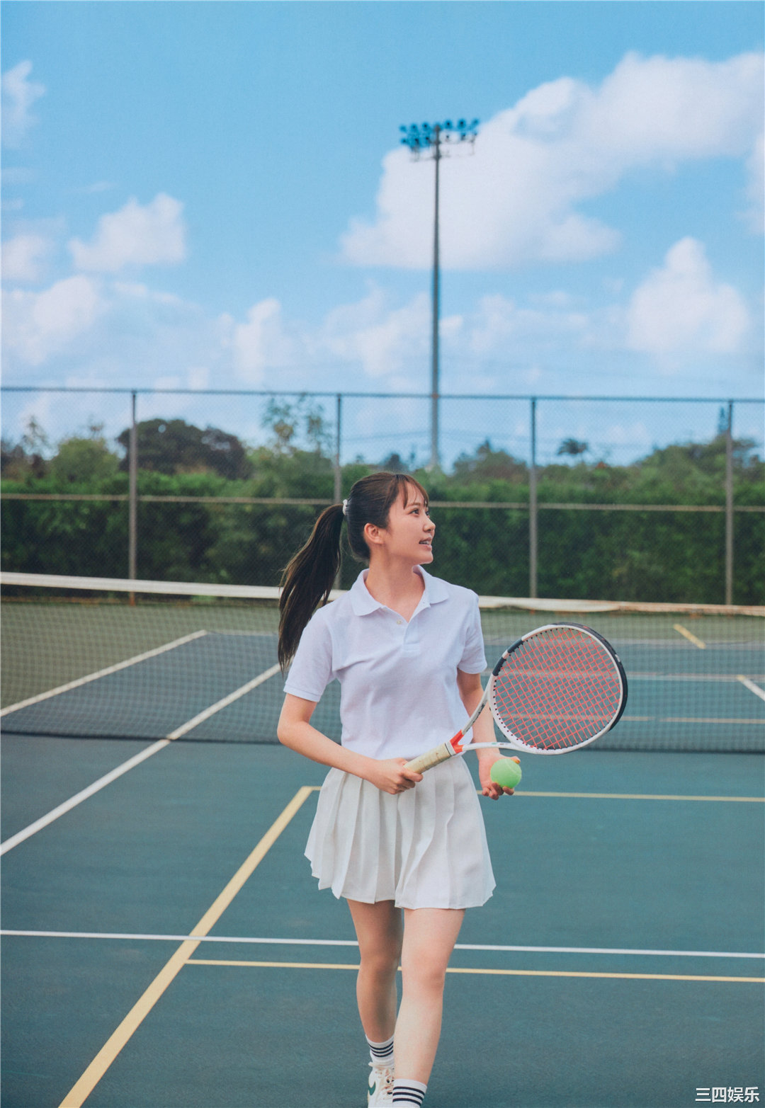 加藤史帆1ST写真集《＃会いたい》高清全本