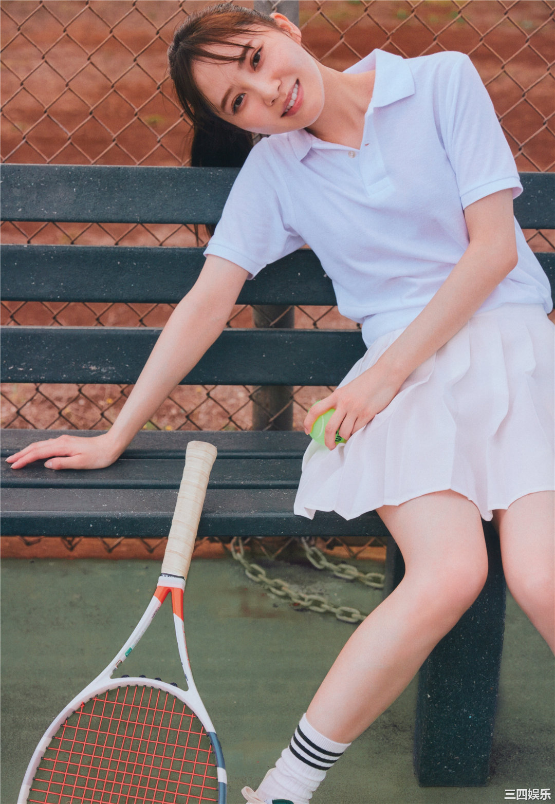 加藤史帆1ST写真集《＃会いたい》高清全本