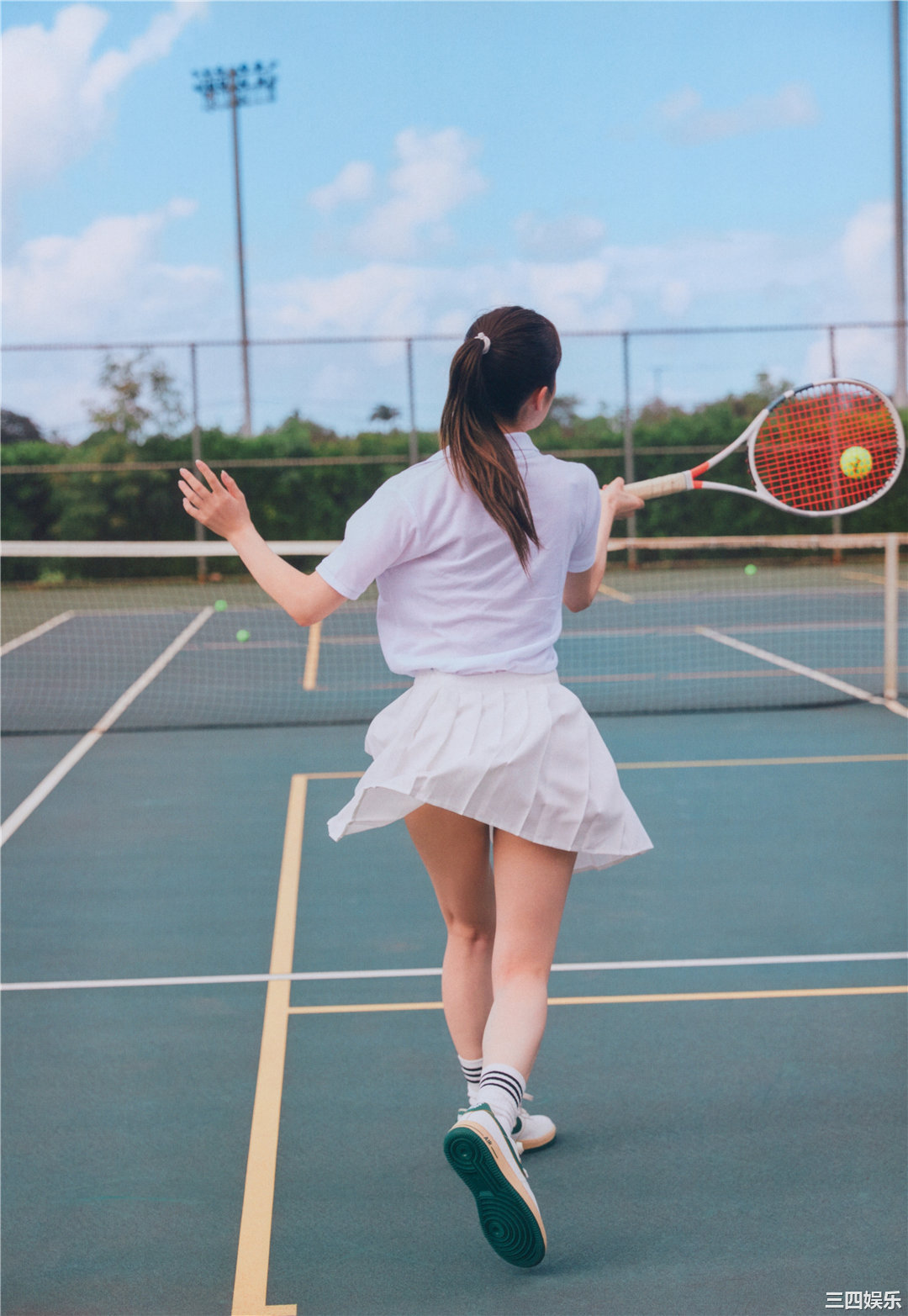 加藤史帆1ST写真集《＃会いたい》高清全本